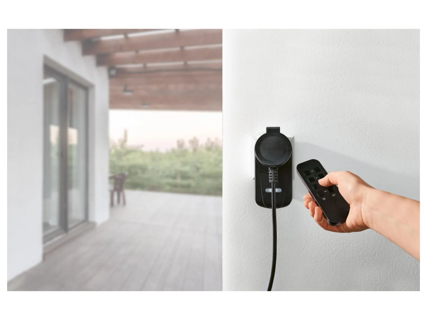 TRONIC SET OF REMOTE CONTROLLED OUTDOOOR SOCKETS BLACK 2 PCS