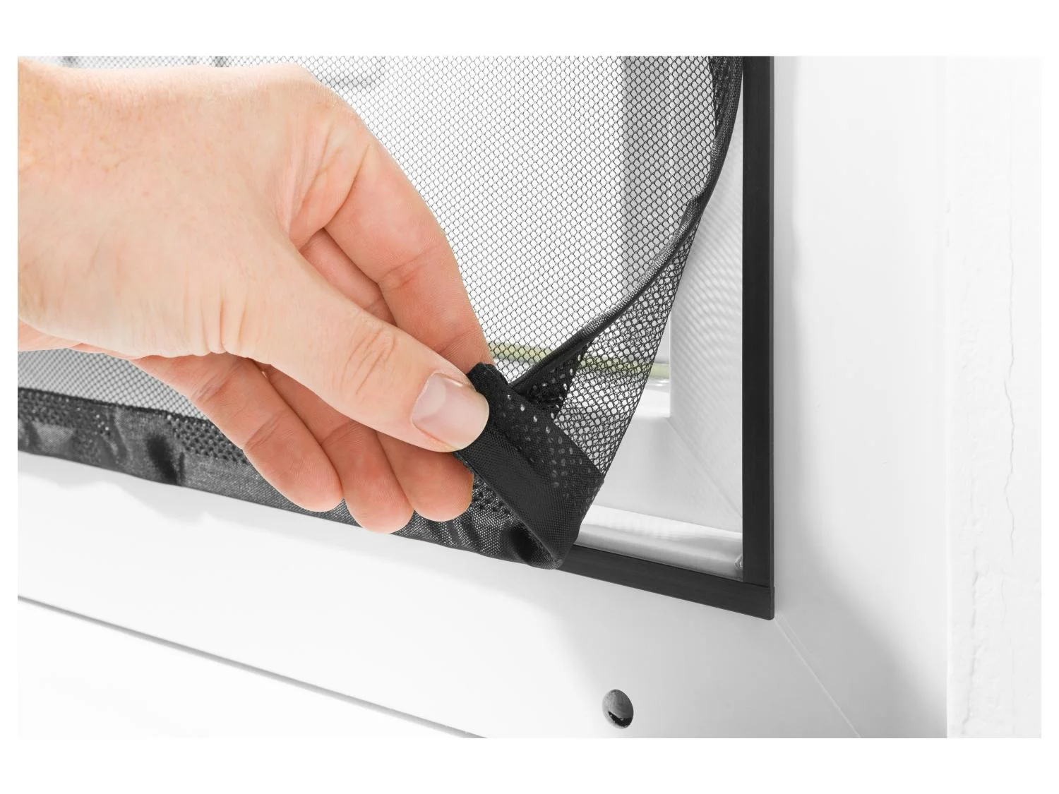 LIVARNO home Window insect screen with magnetic closure