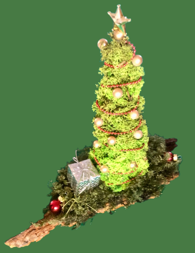 Decorazione di albero di Natale su muschio e corteccia