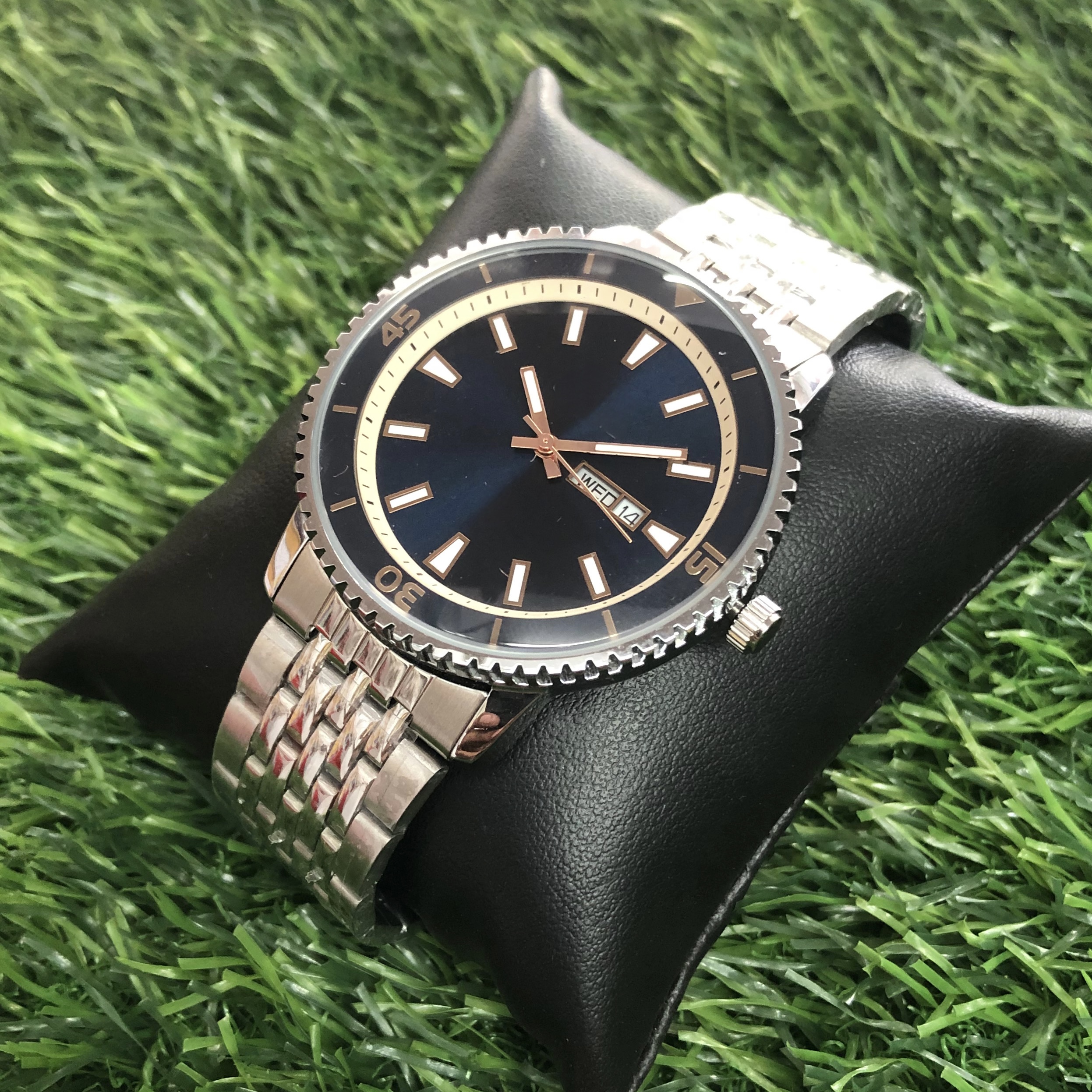 Stainless Steel Analog Wristwatch