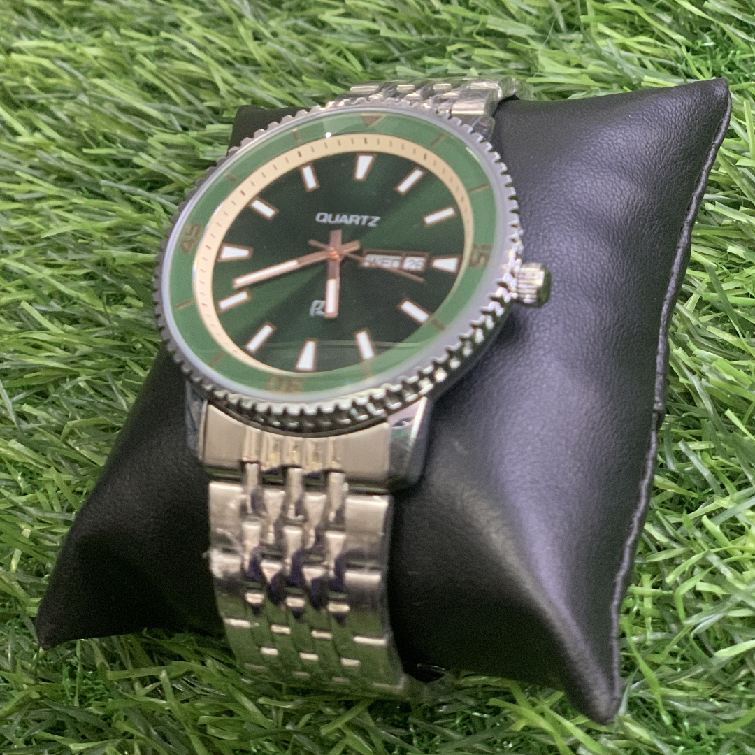 Elegant Green Dial Quartz Watch