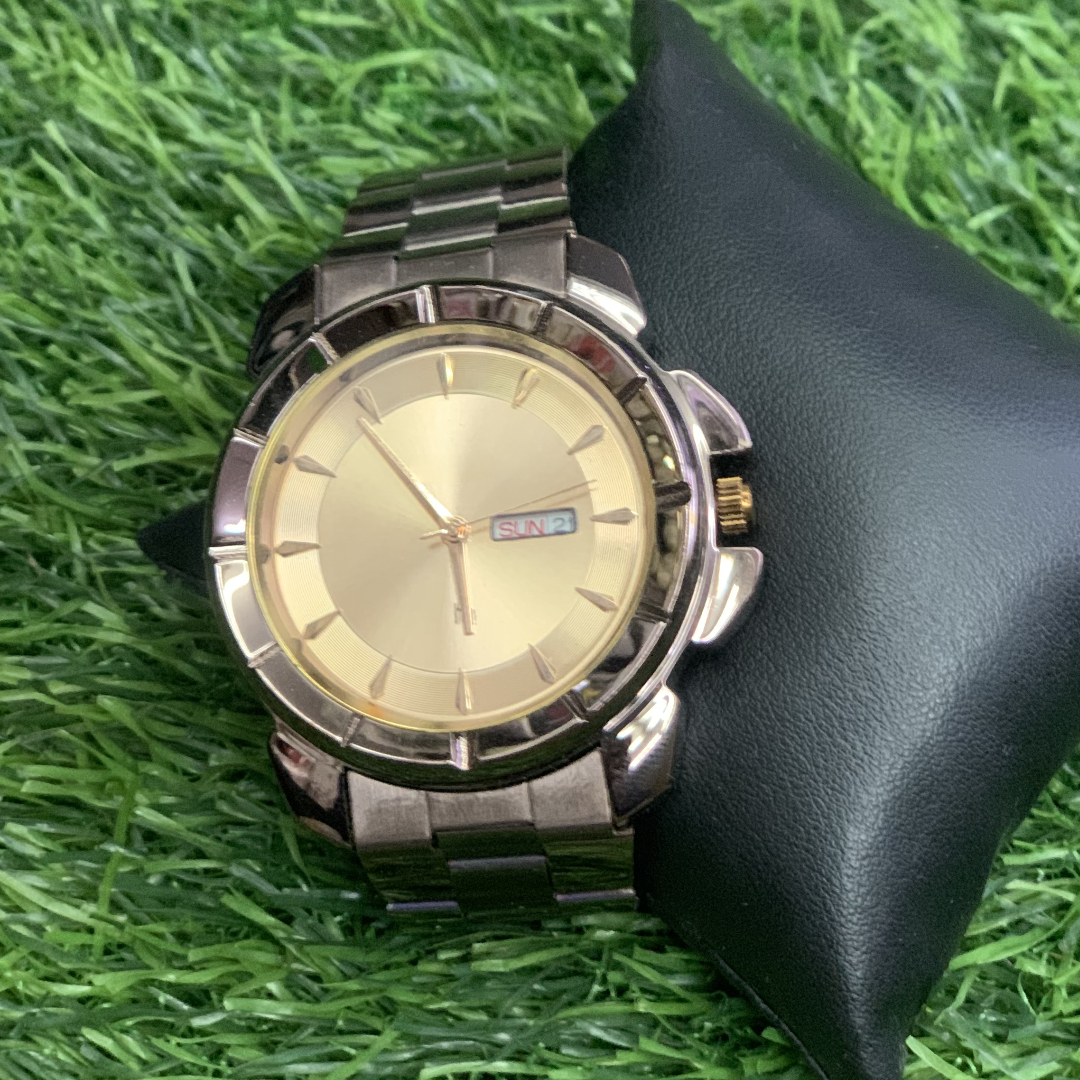 Classic Gold-Tone Men's Wristwatch