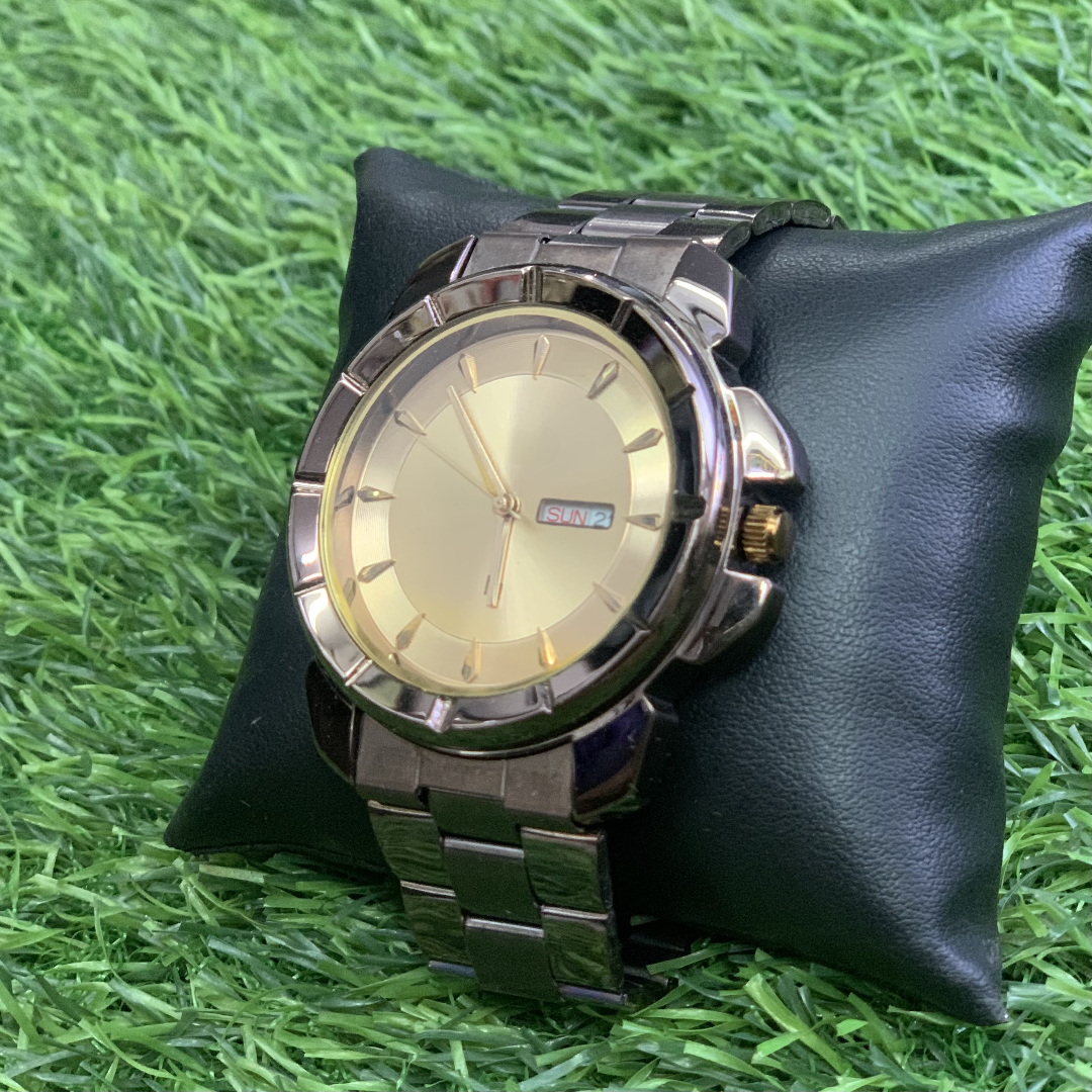 Classic Gold-Tone Men's Wristwatch