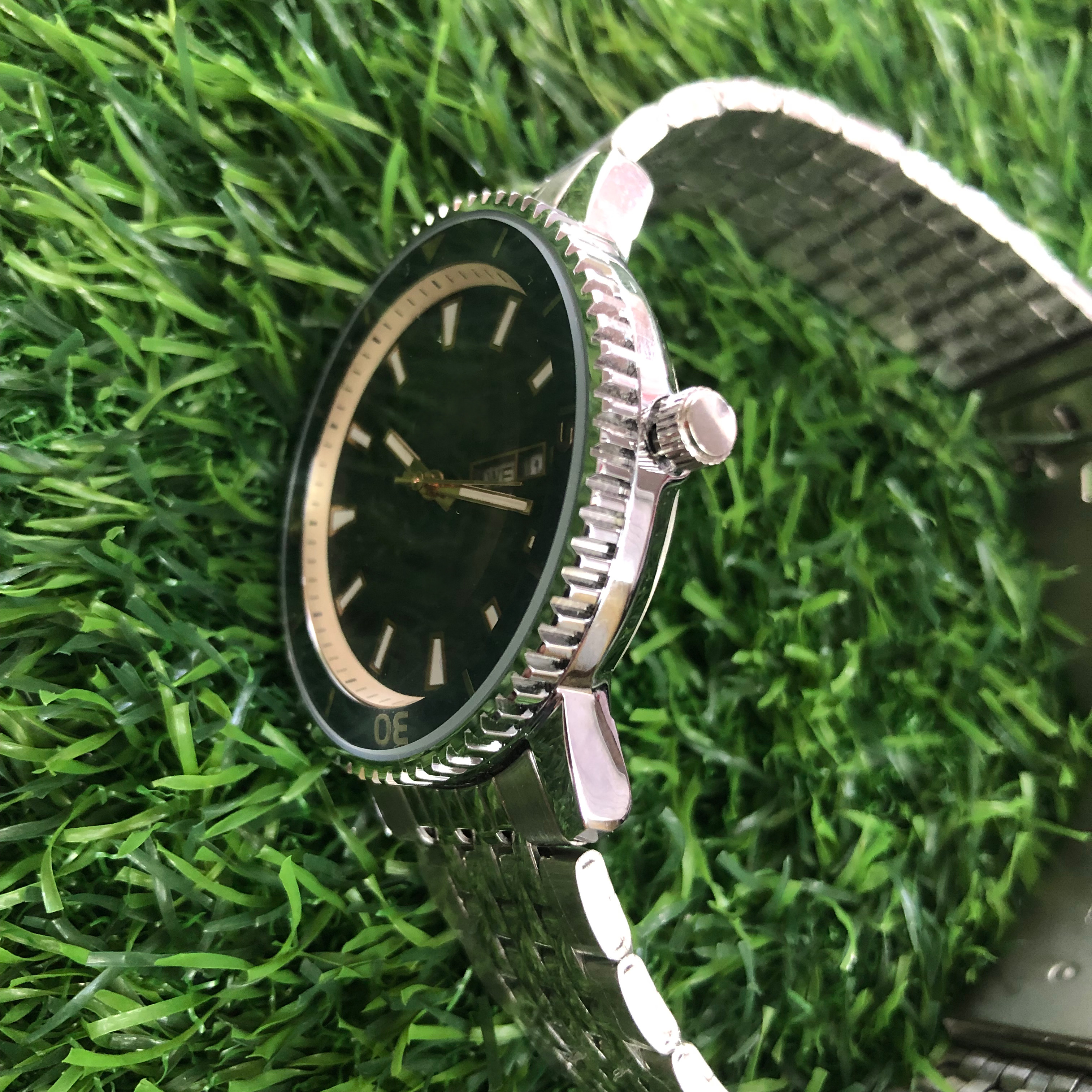 Stainless Steel Analog Wristwatch