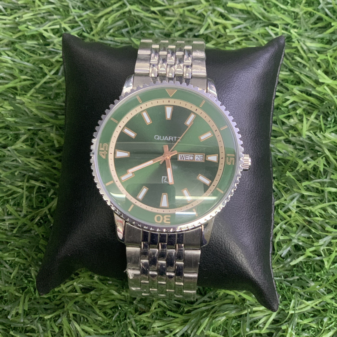 Elegant Green Dial Quartz Watch