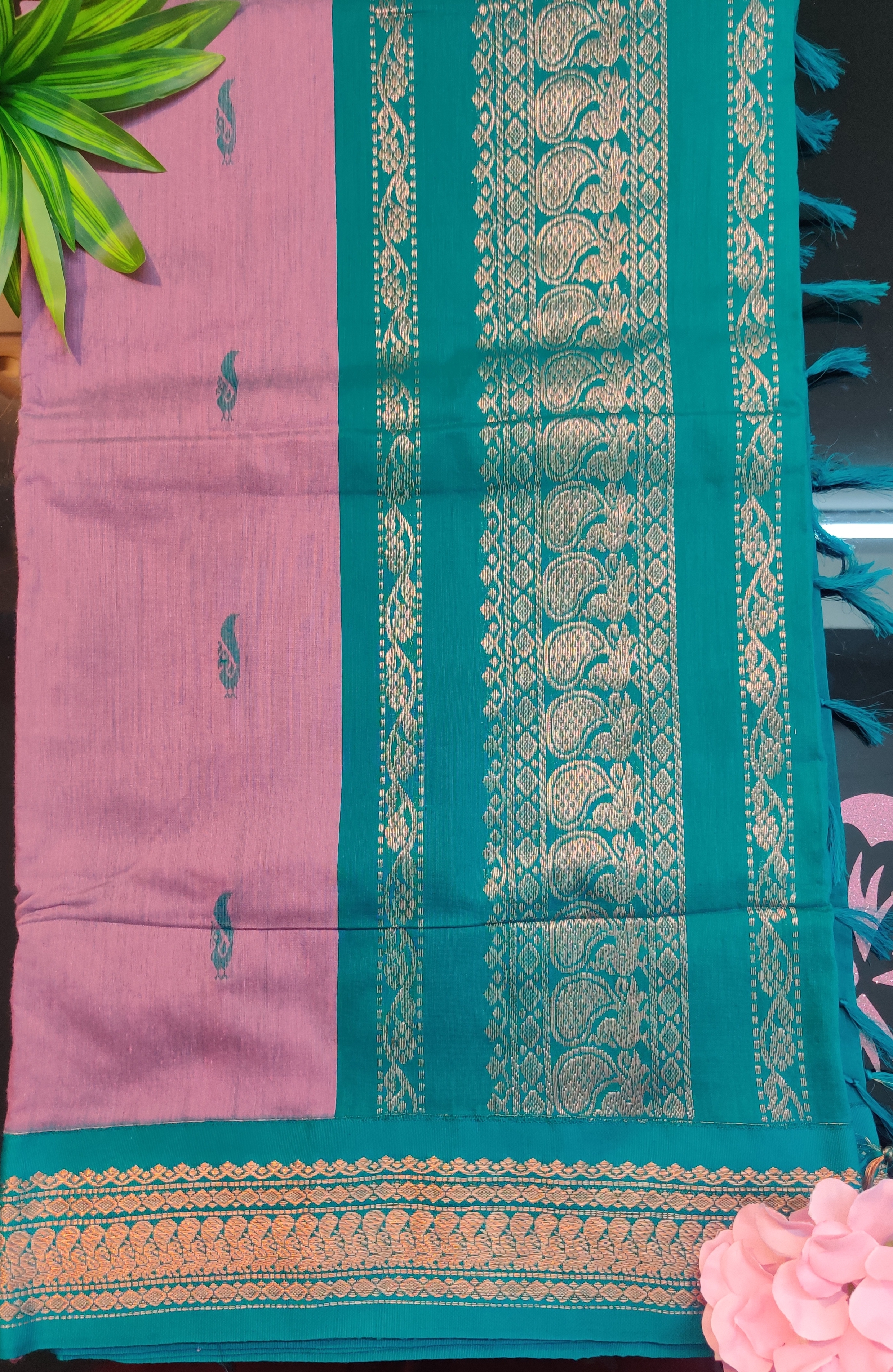 Gadwal Kalyani Cotton Saree – Lavender Body with Teal Green Pallu & Rich Zari Border