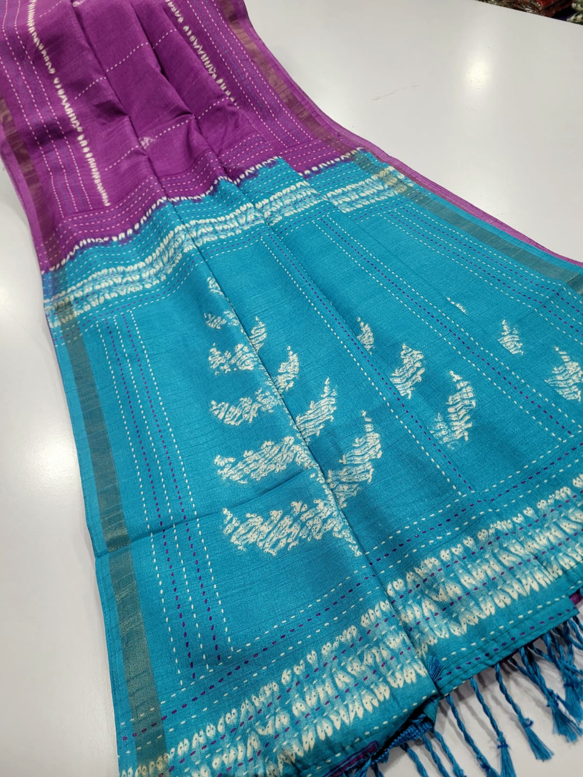 Ice Cream Semi Tassur Royal Purple Dual Tone Body with Woven Leaf Motif & Contrast Rich Pallu