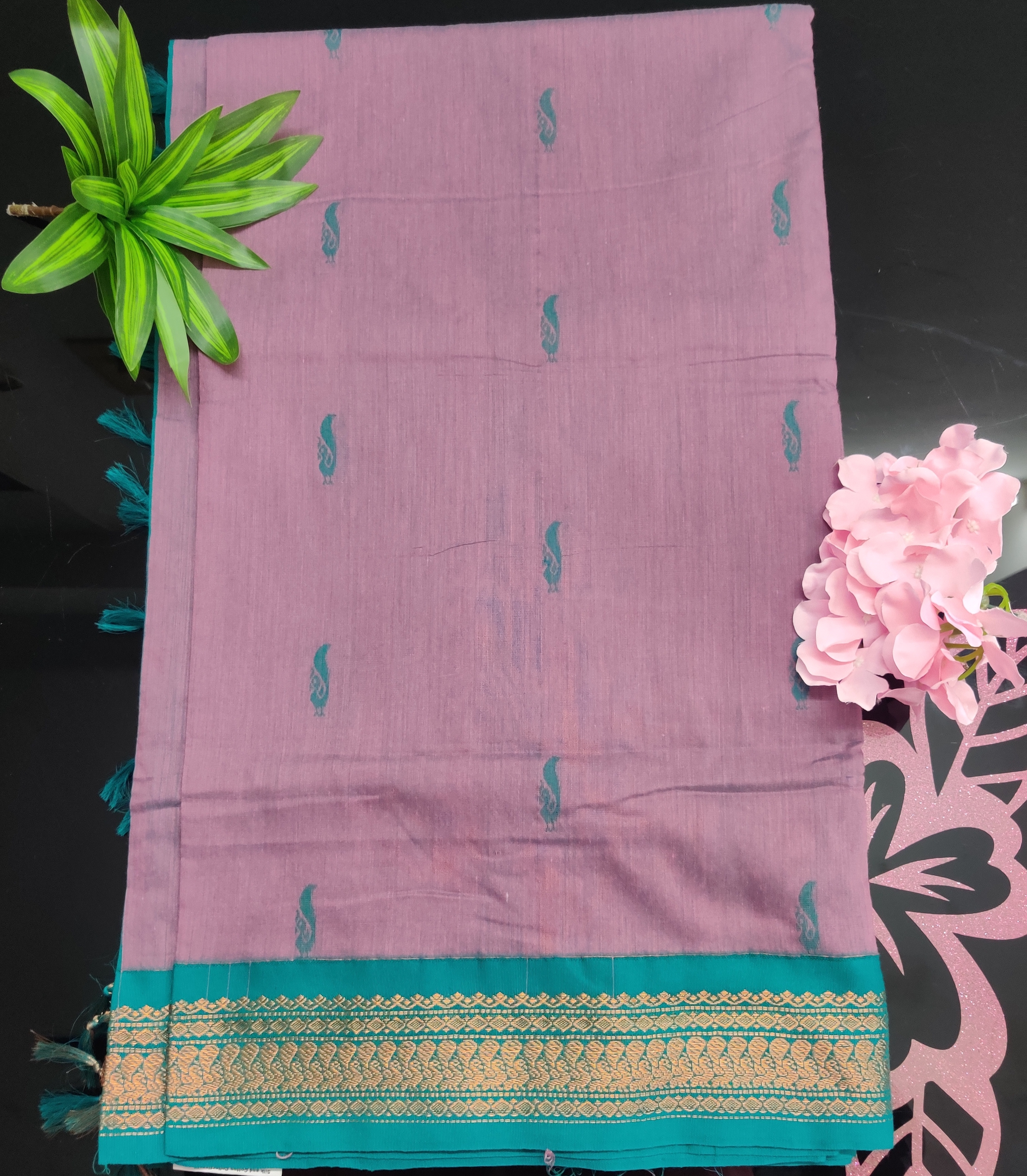 Gadwal Kalyani Cotton Saree – Lavender Body with Teal Green Pallu & Rich Zari Border