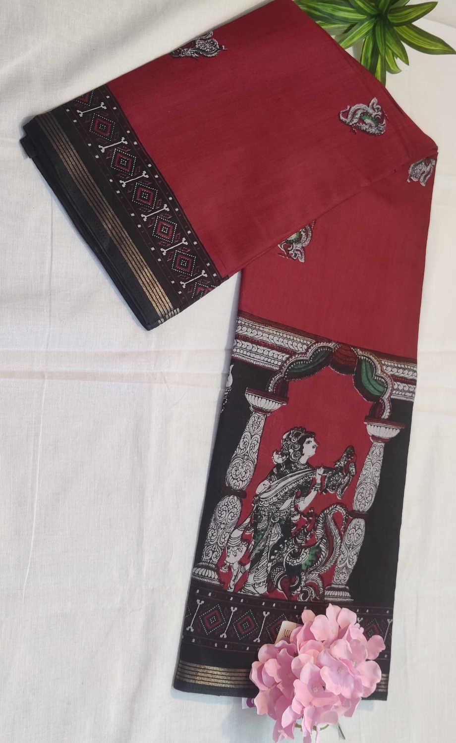 Kalamkari Muslin Silk Saree – Elegant Red Body with Dancing Lady Pallu & Black Floral Kalamkari Skirt