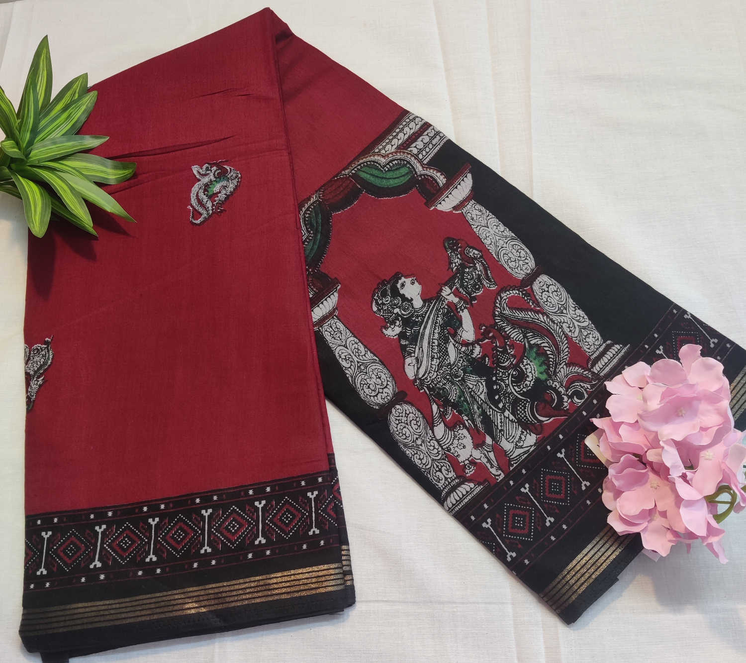 Kalamkari Muslin Silk Saree – Elegant Red Body with Dancing Lady Pallu & Black Floral Kalamkari Skirt