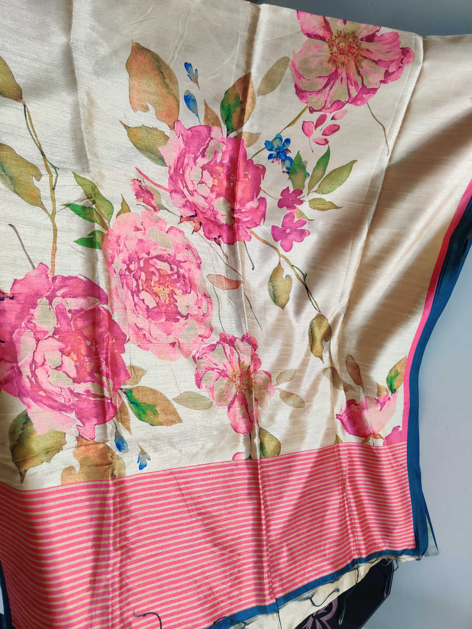 Elegant Floral Digital Print Daily Wear Fancy Saree – Cream Base with Pink Rose Prints