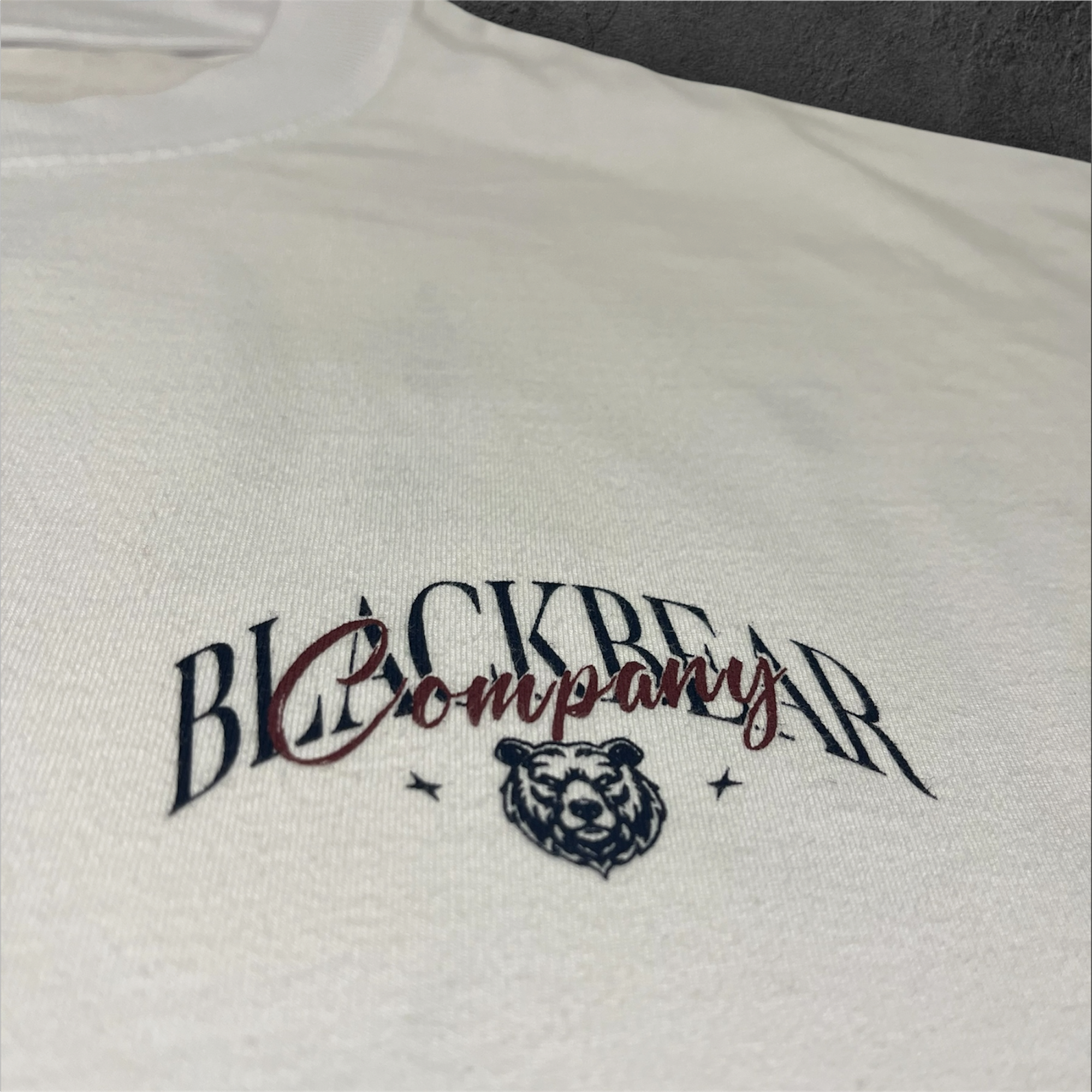 Camiseta Black Bear Compay OFF White