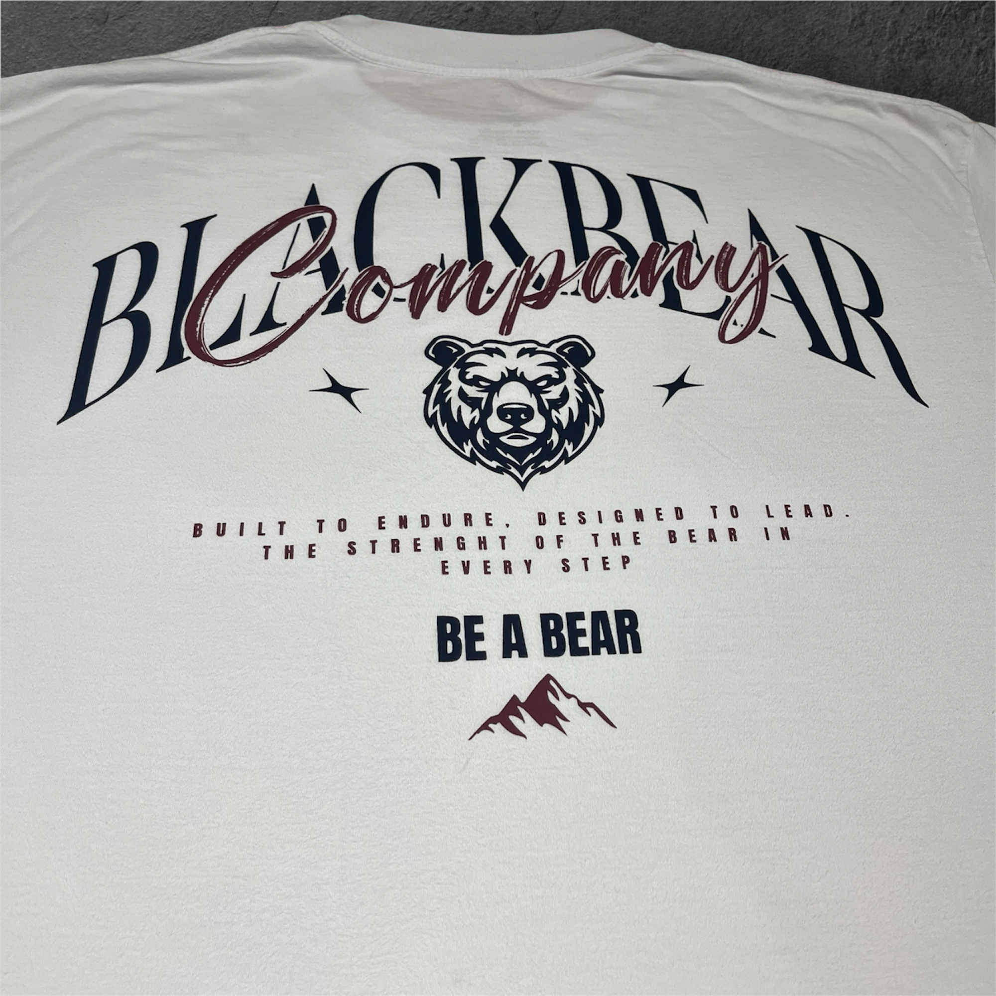 Camiseta Black Bear Compay OFF White