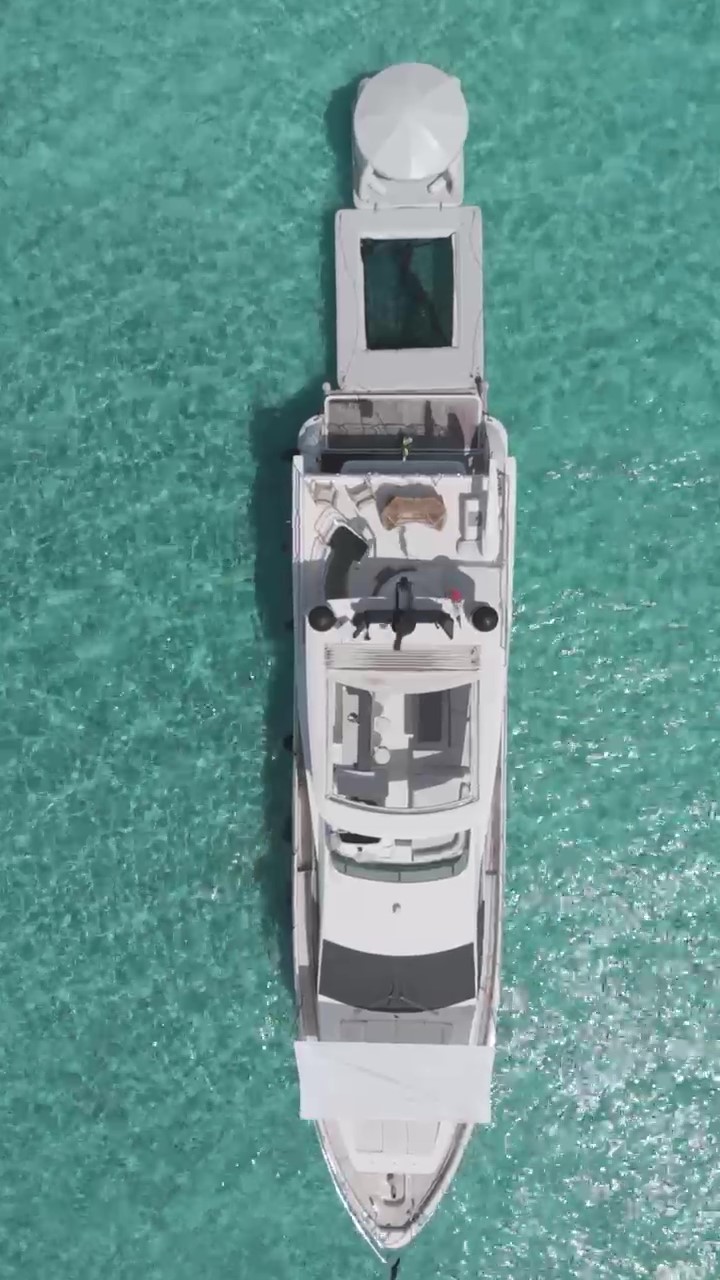 ✨ Azimut 84 ft — “PRIVACY”