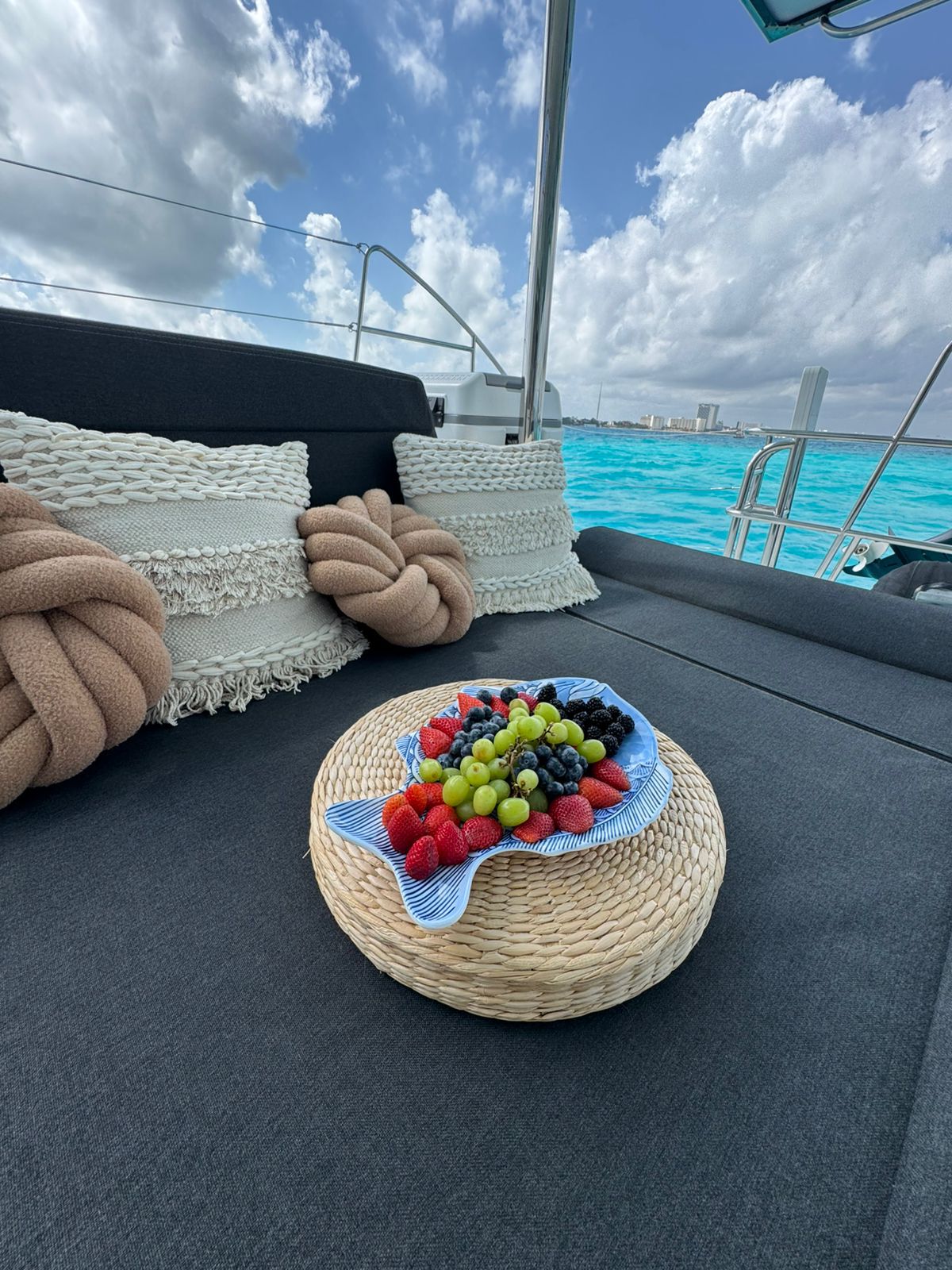 ✨ Catamaran Lagoon 45 ft — Flybridge Edition