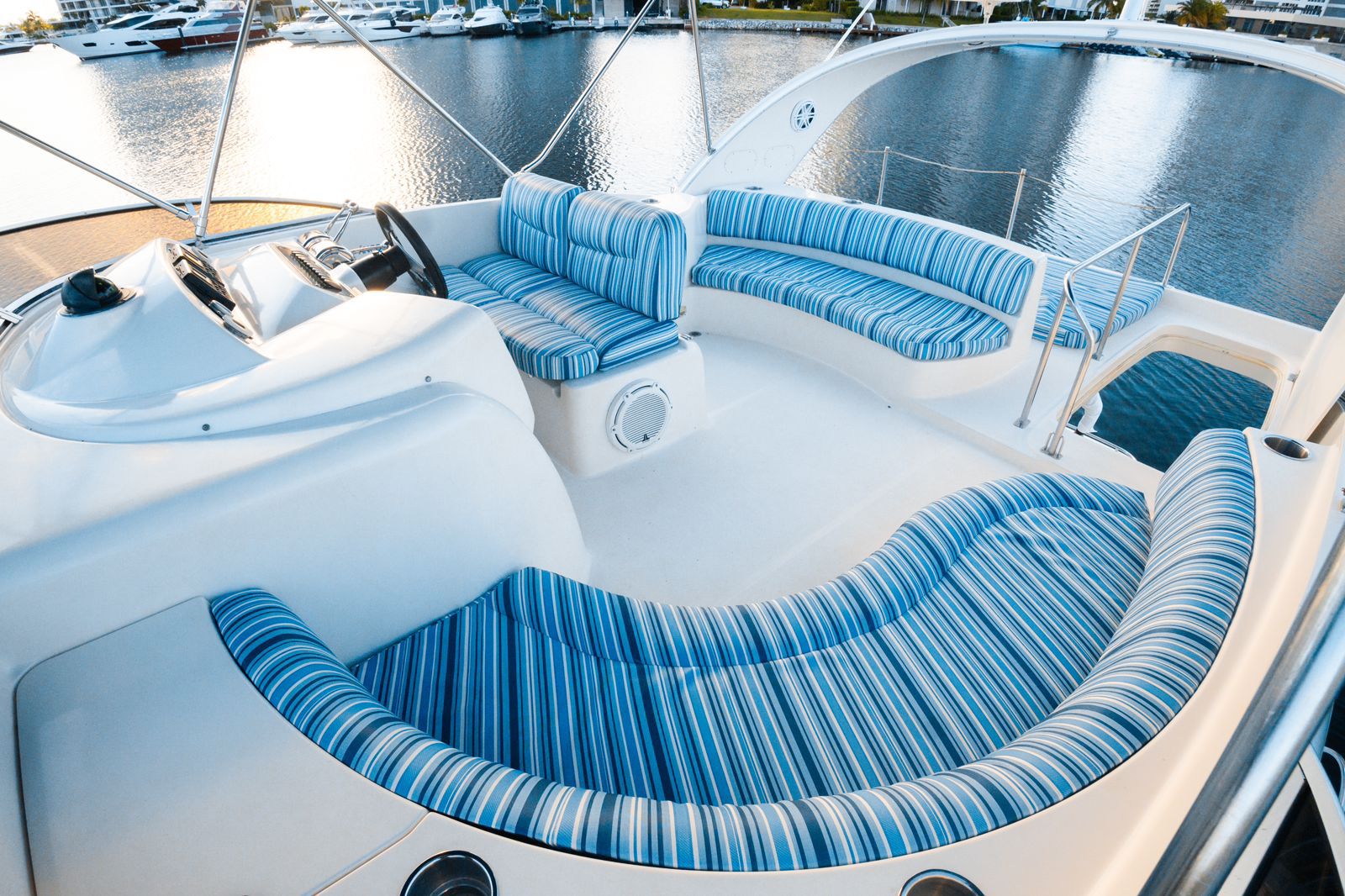 ✨ Meridian 42 ft (Main Cruise)