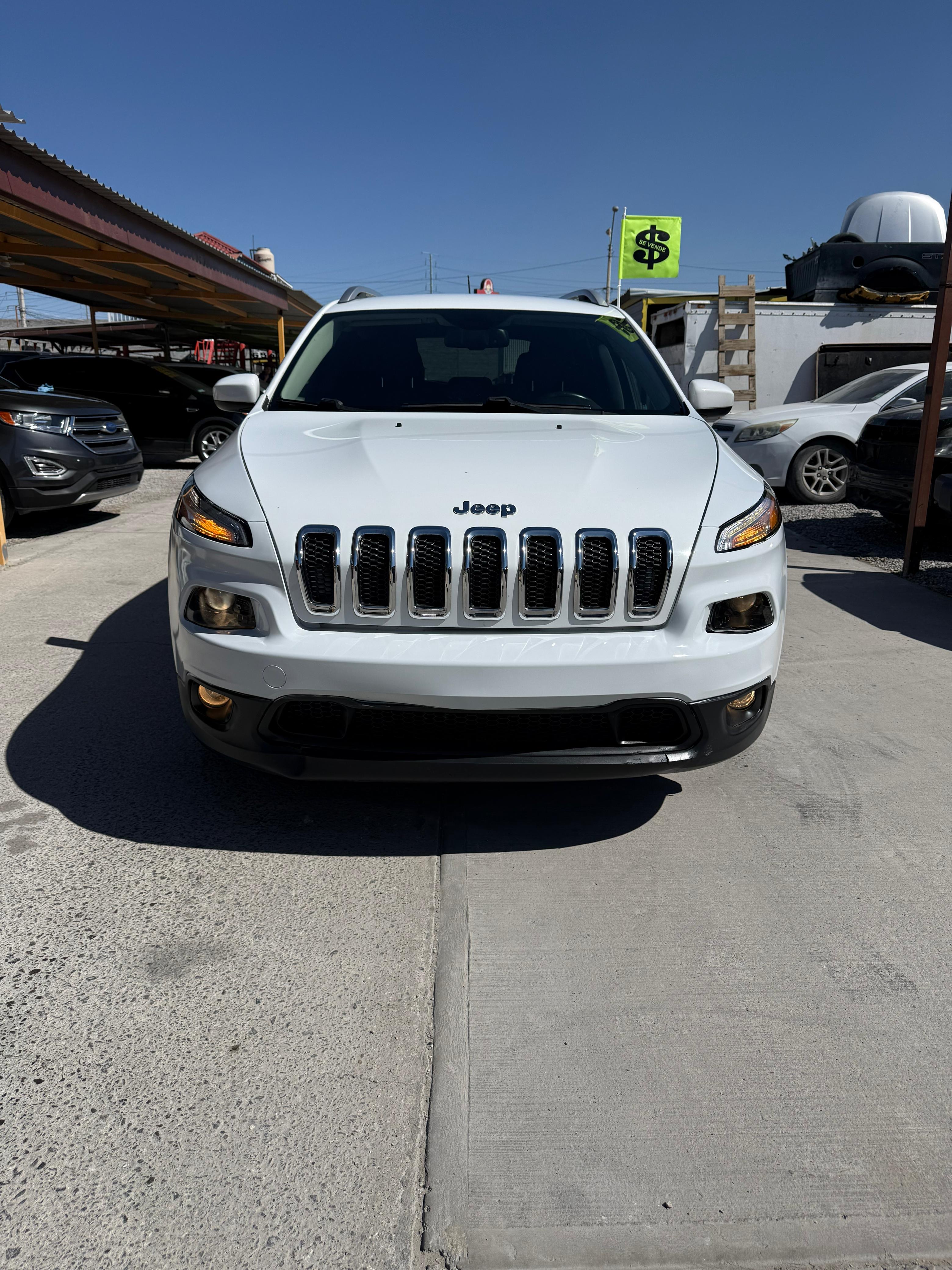 Cherokee latitude 2016