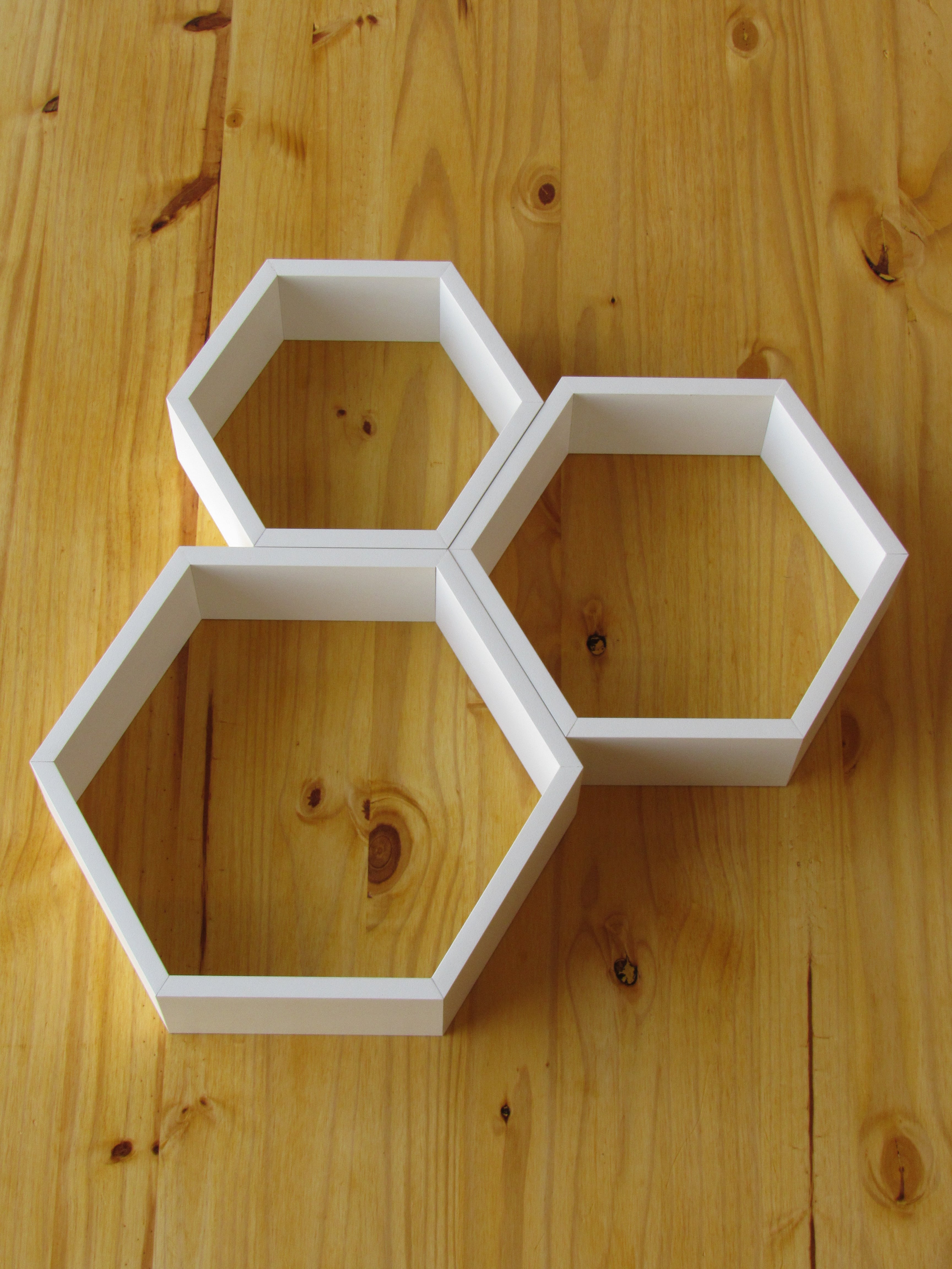 Conjunto de 3 prateleiras/nichos hexagonais em MDF - Nicho hexagono de parede para decoração