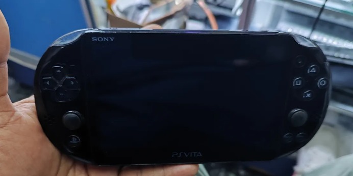 PlayStation Vita Slim Seminueva – Edición Completa