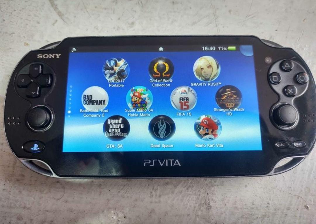 PlayStation Vita FAT Seminueva – Edición Completa