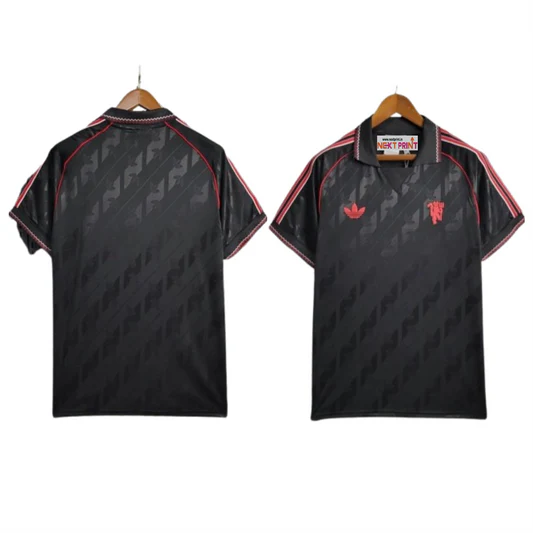  Camiseta retro de la temporada 2024/25 del Manchester United. 