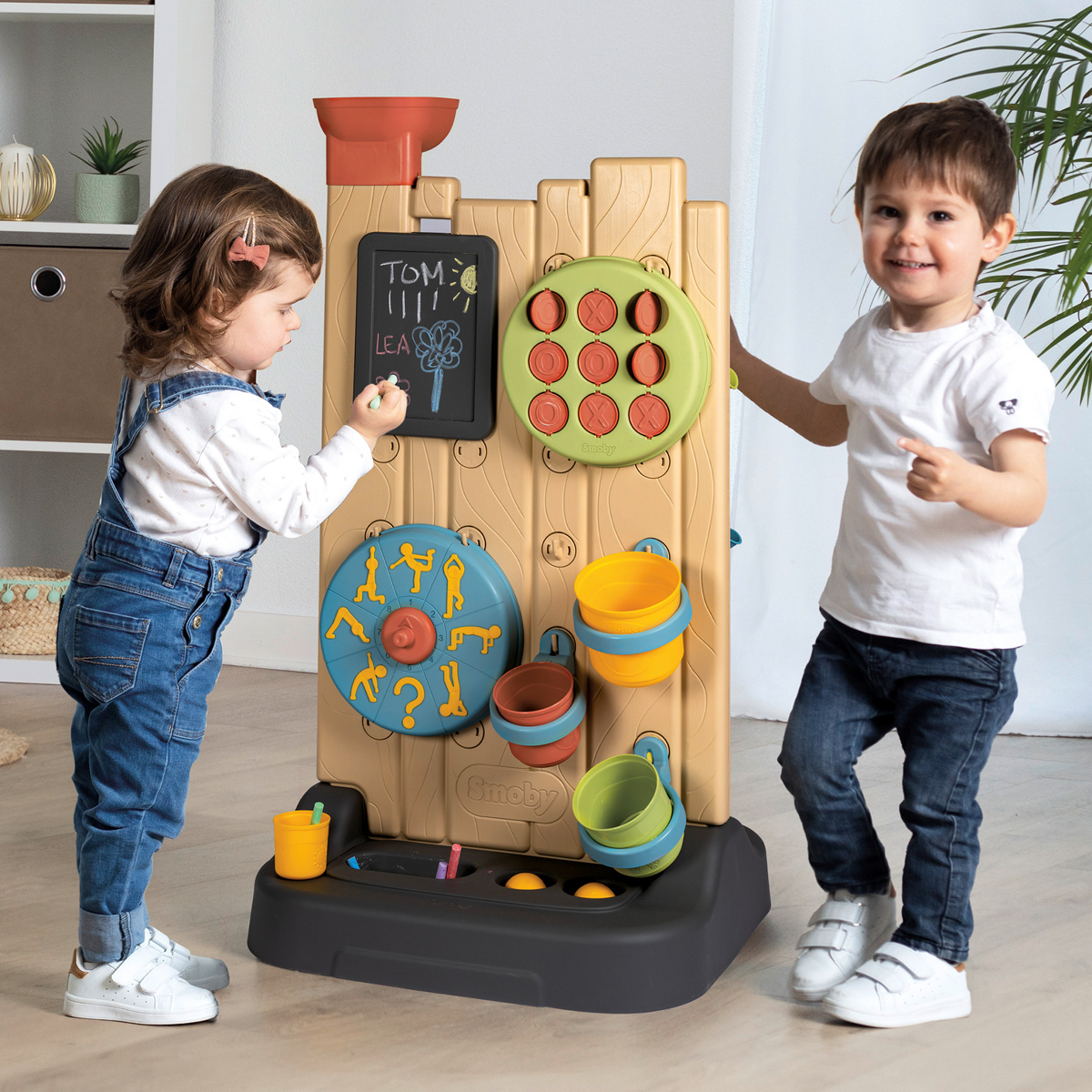 Smoby Life Activity Wall Garden Toy