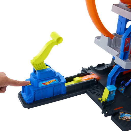 Hot Wheels Mega Loop Garage Playset
