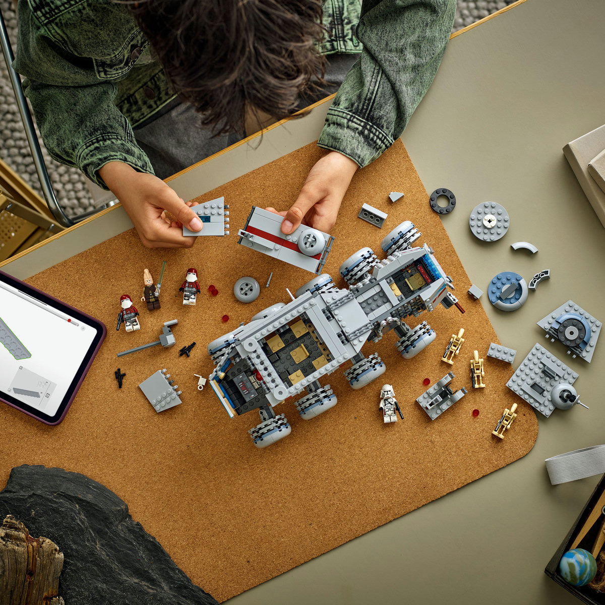 LEGO Star Wars Republic Juggernaut Construction Set 75413