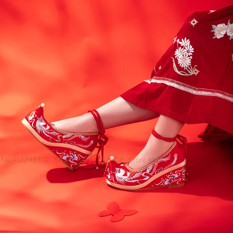 Traditional Chinese Embroidered Shoes