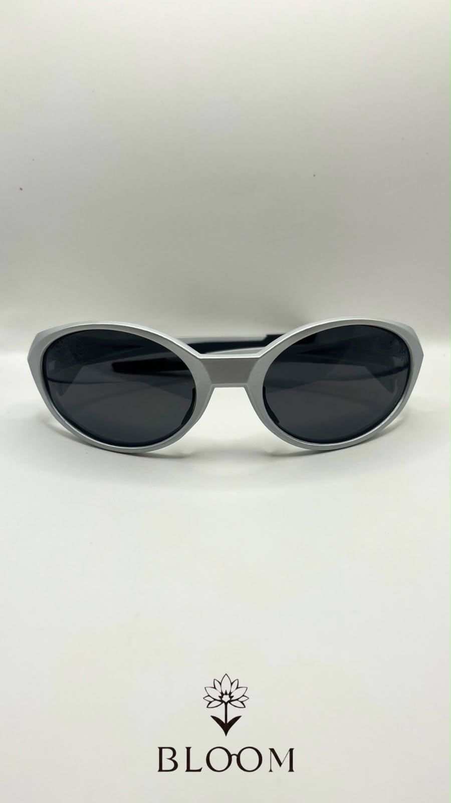 Óculos de Sol Oval Branco