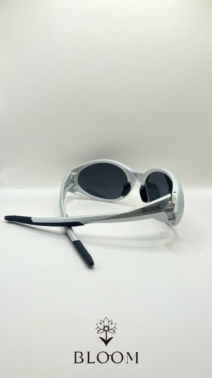 Óculos de Sol Oval Branco
