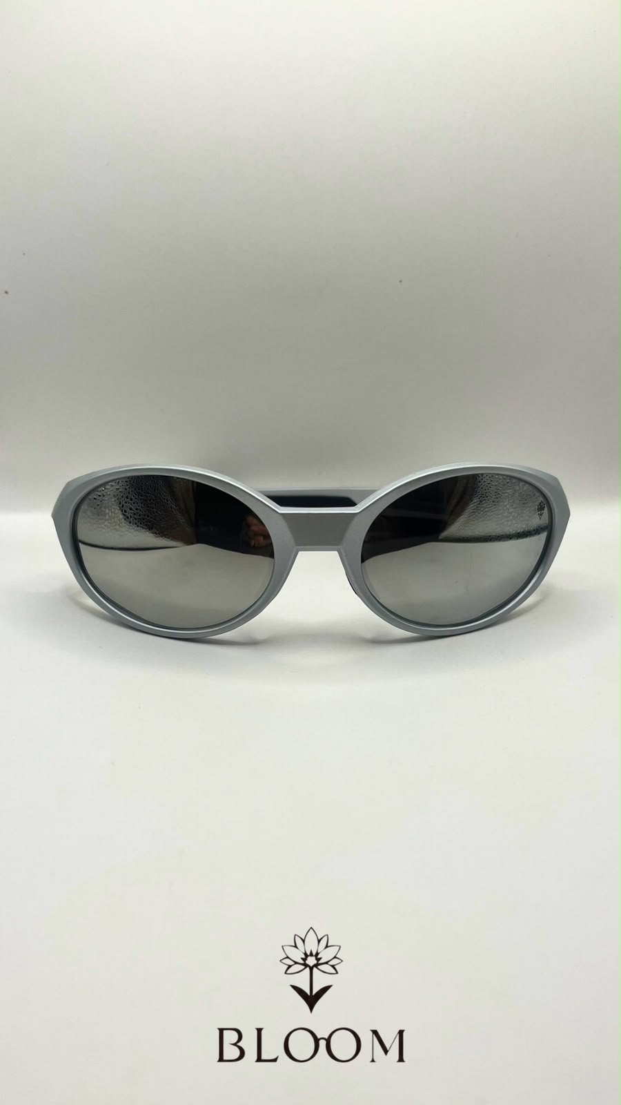 Óculos de Sol Oval Branco