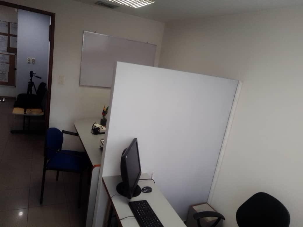 Cubículos privados, alquiler Caracas, Torre Eurocentro, Chacaíto, El Rosal, espacios comerciales