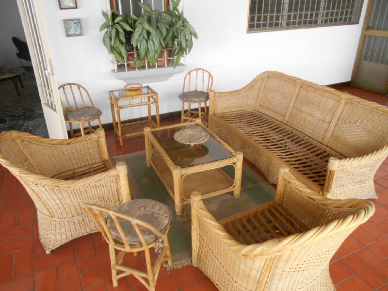 Casa Quinta familiar de dos pisos-Venta, Ubicado en Colinas de Bello Monte, cercana a la Embajada Americana