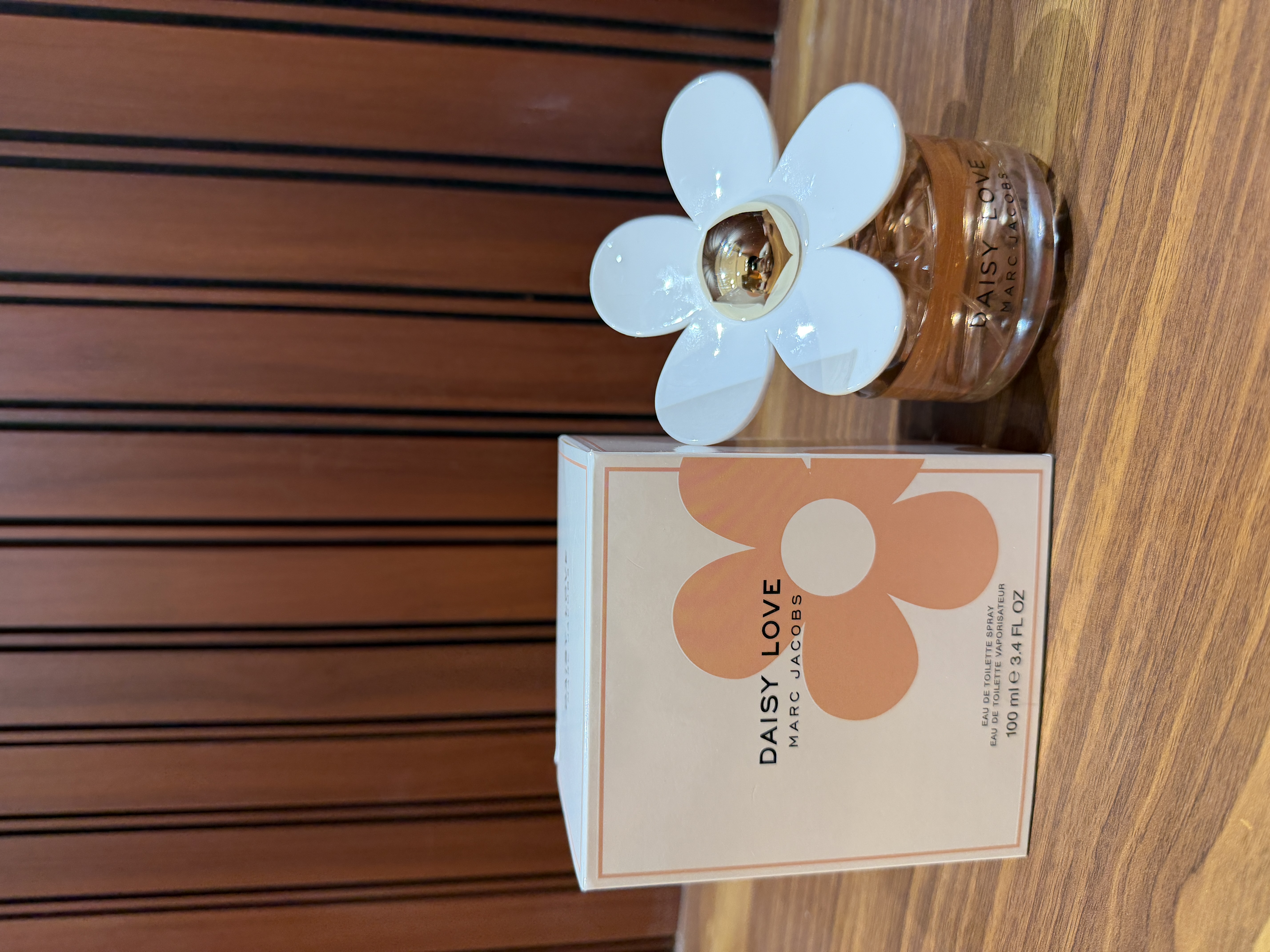 Daisy Love by Marc Jacobs