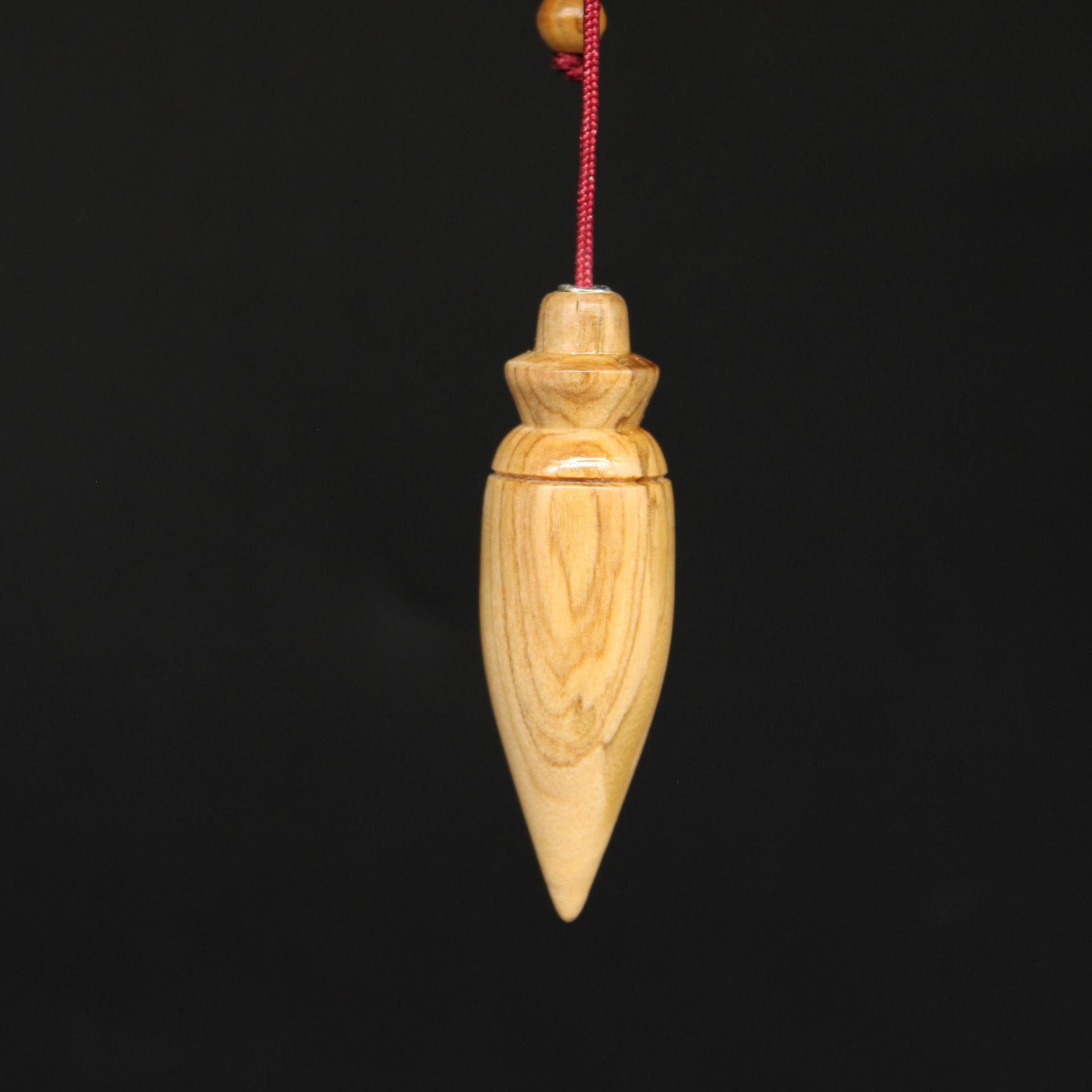 Pendule Égyptien en Bois d’Olivier B40