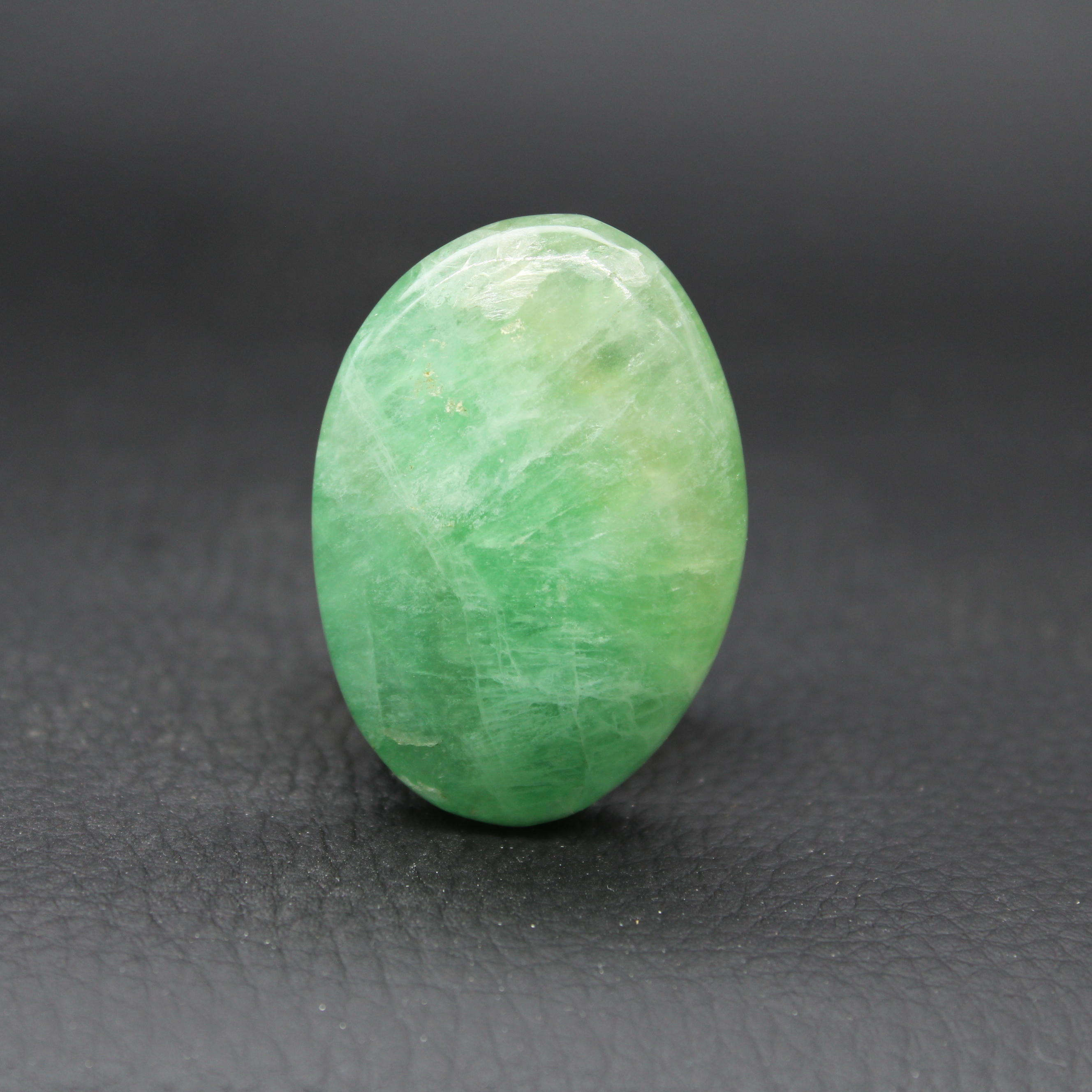 Galet Fluorite de Madagascar