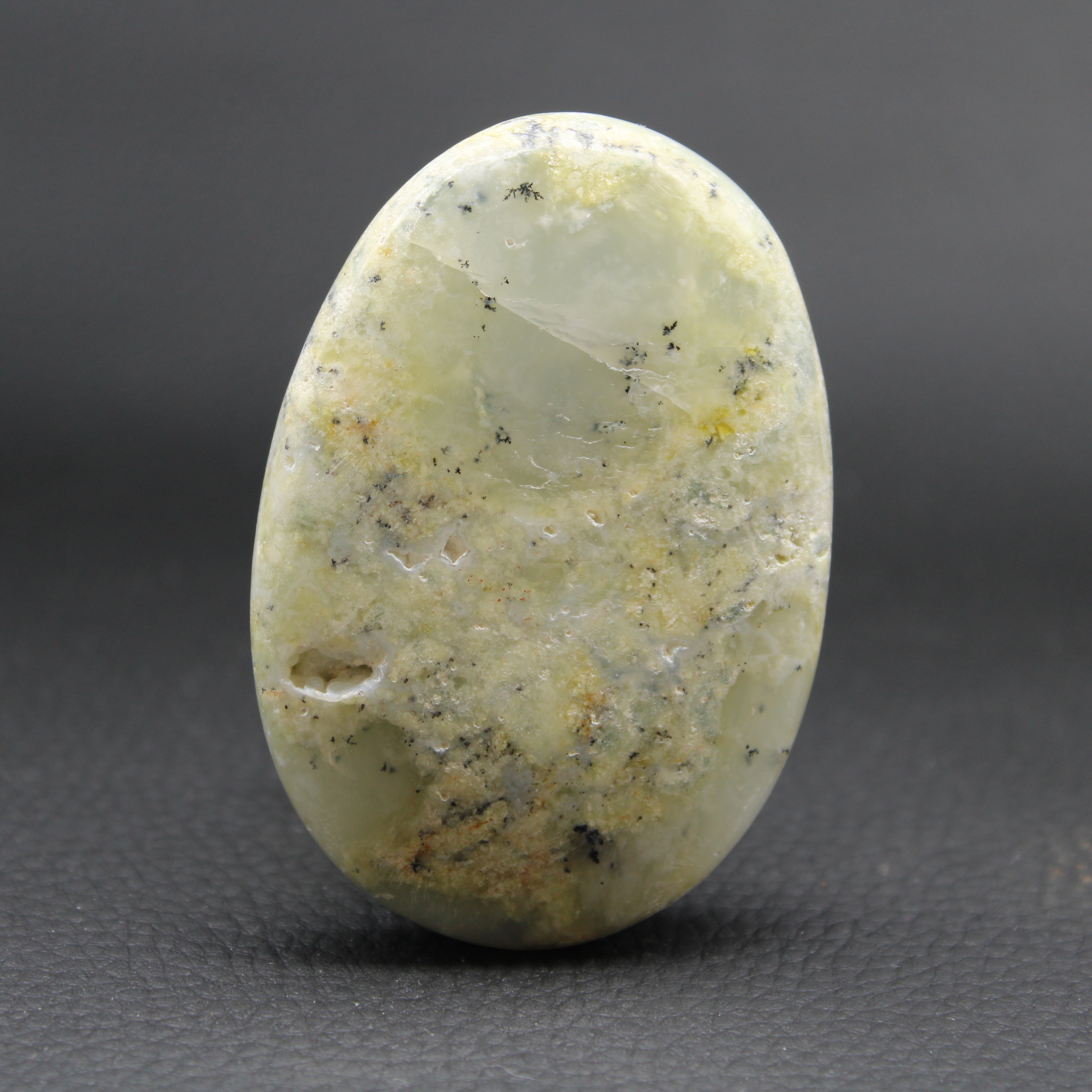 Galet Opale Dendritique de Madagascar (Merlinite)