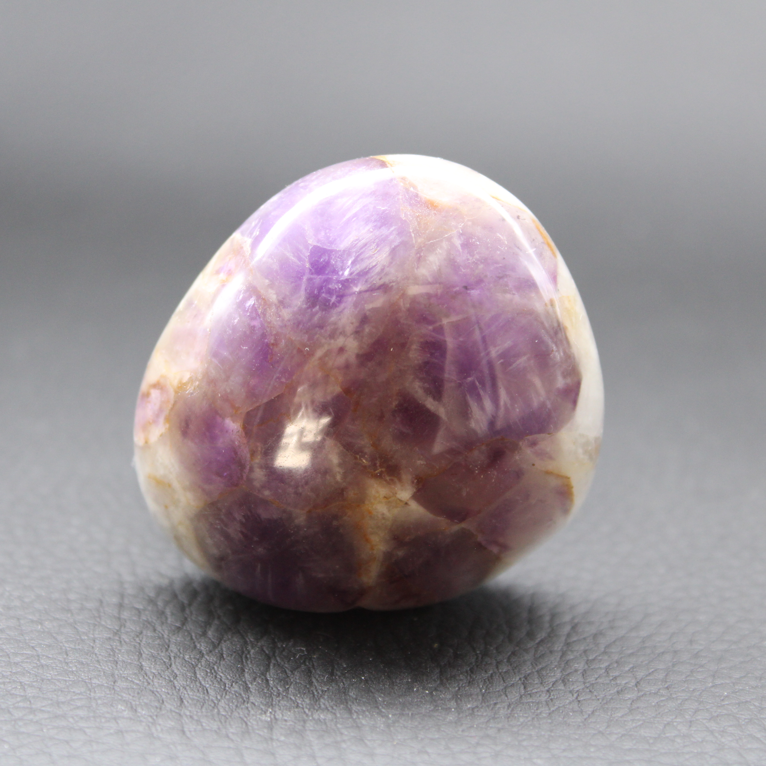 Galet Améthyste Chevron de Madagascar