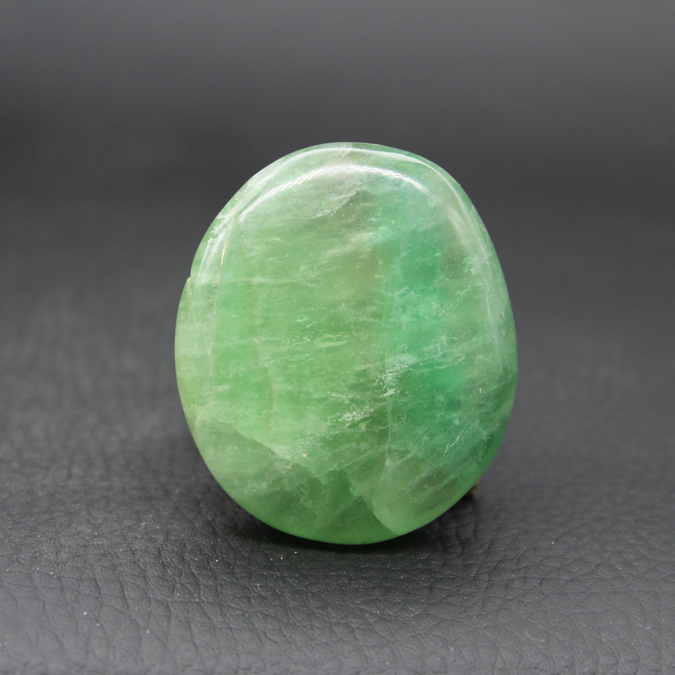 Galet Fluorite de Madagascar