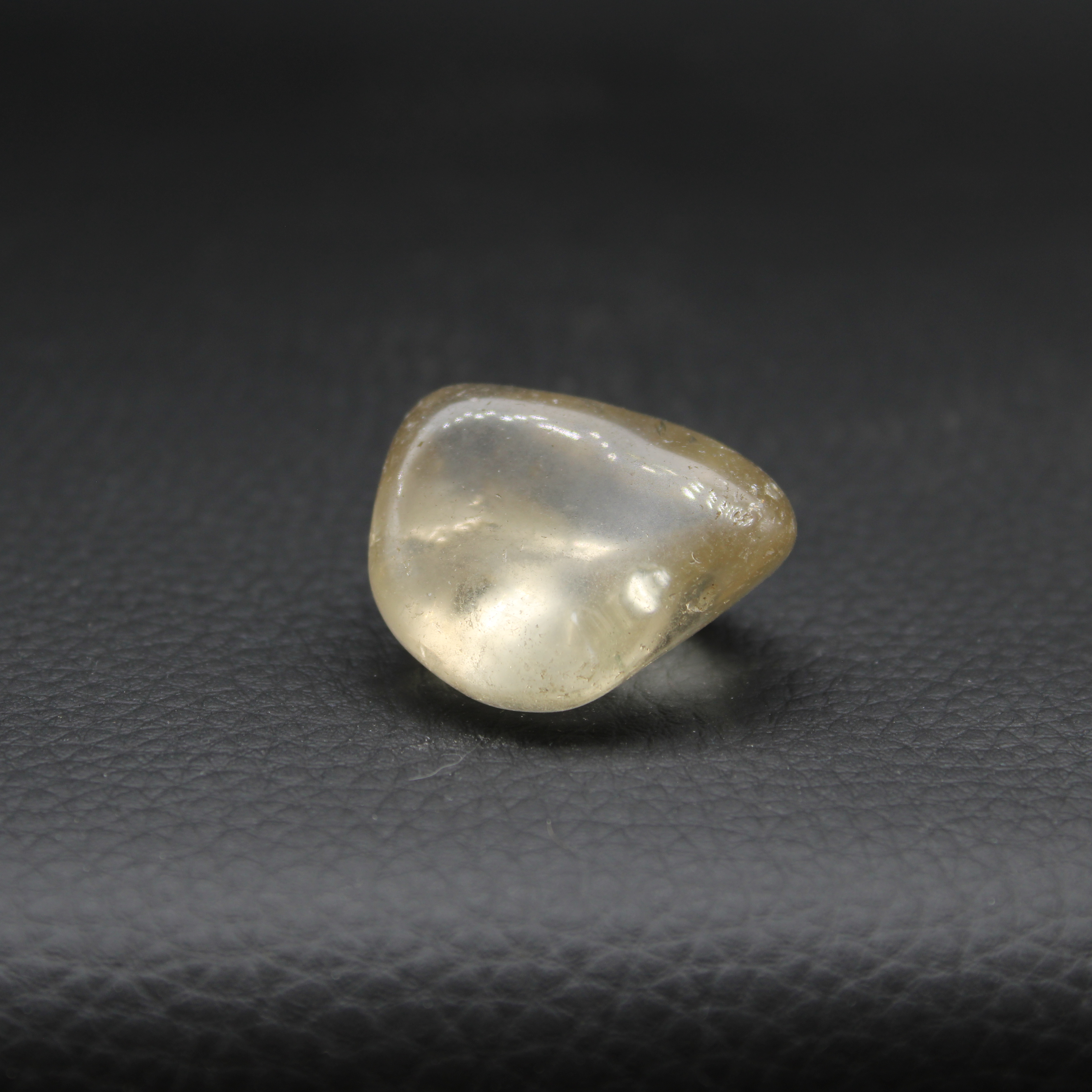 Galet Citrine Naturelle de Madagascar