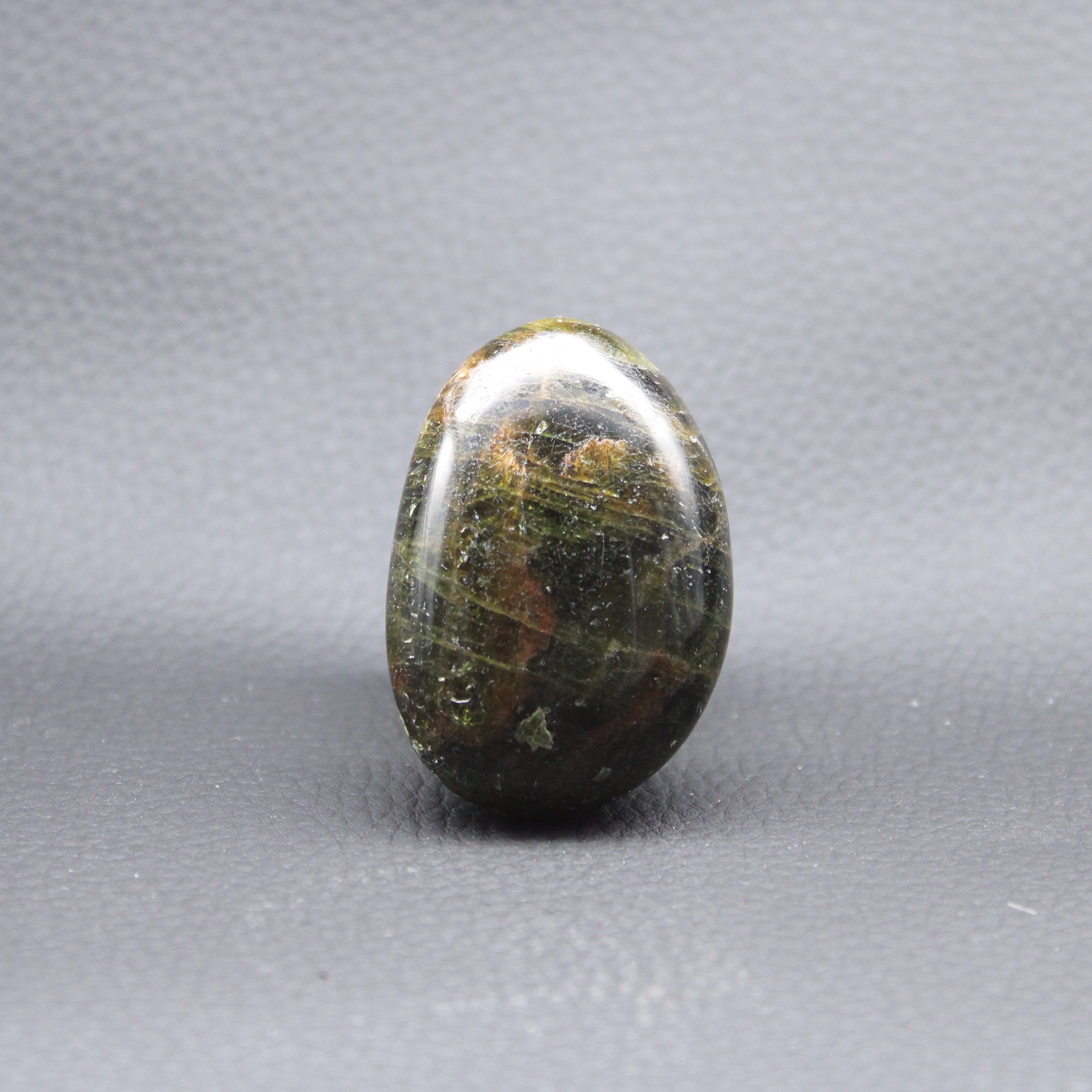 Galet Apatite Verte de Madagascar