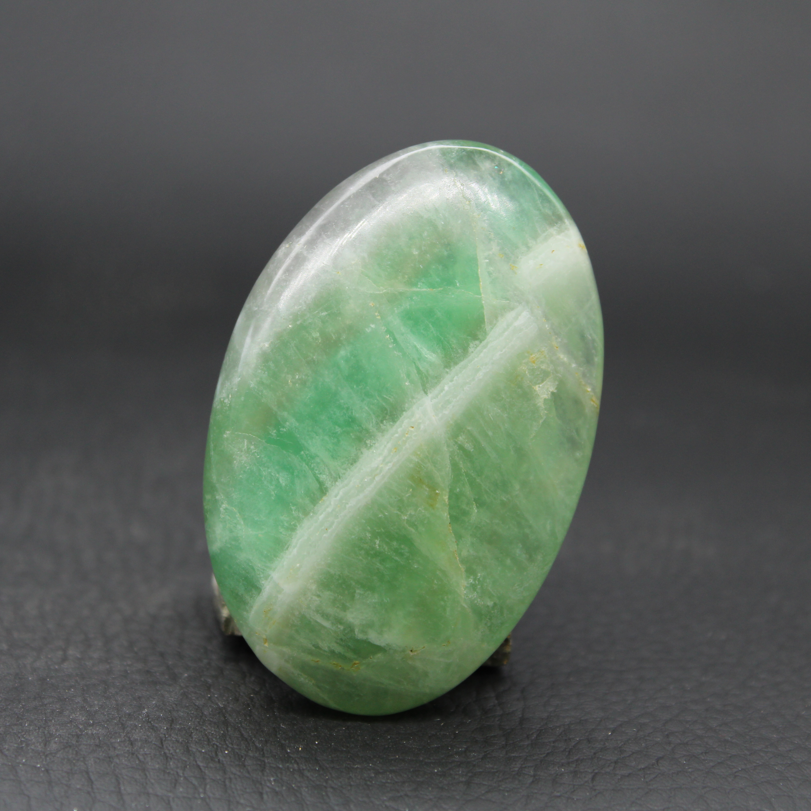 Galet Fluorite de Madagascar