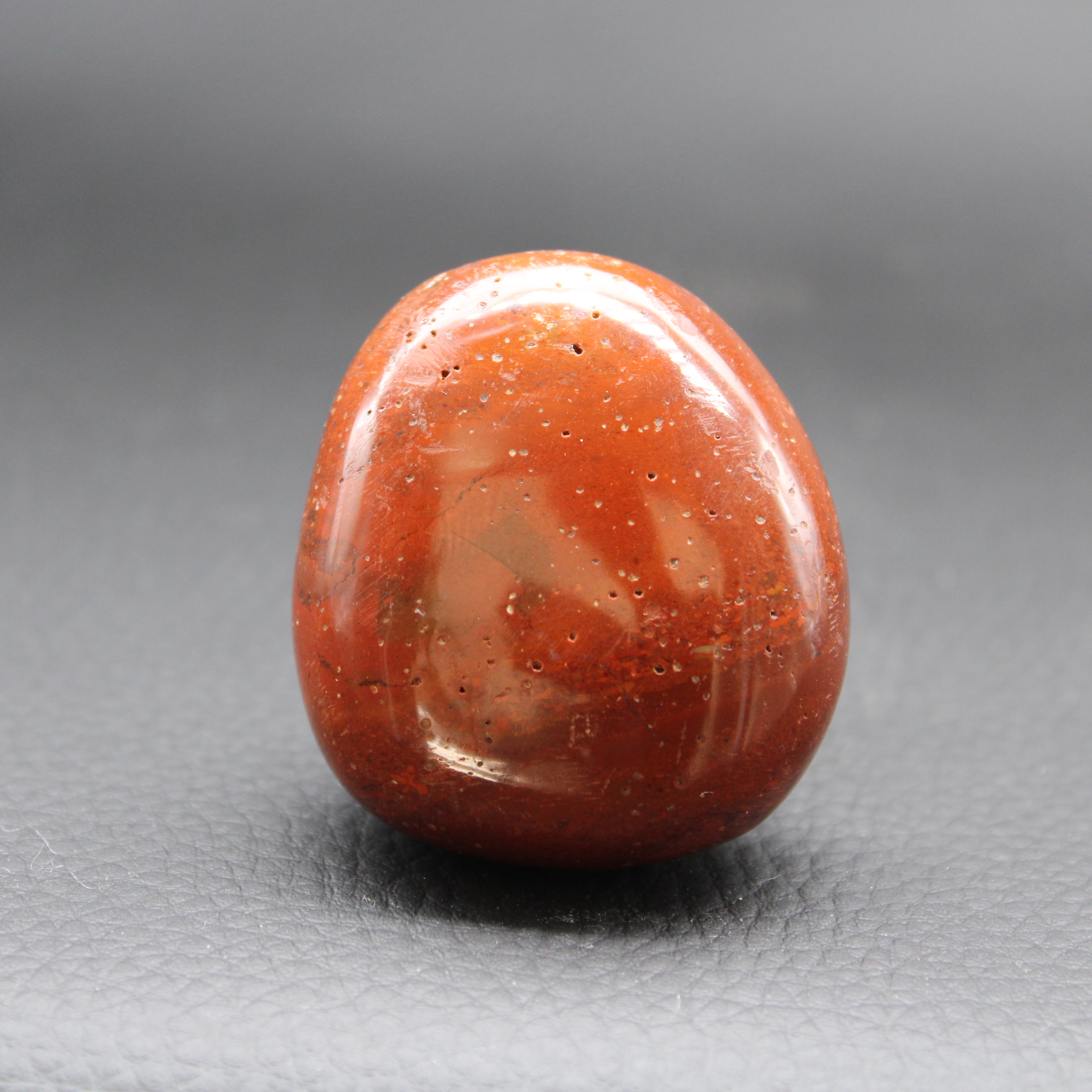 Galet Jaspe Rouge de Madagascar