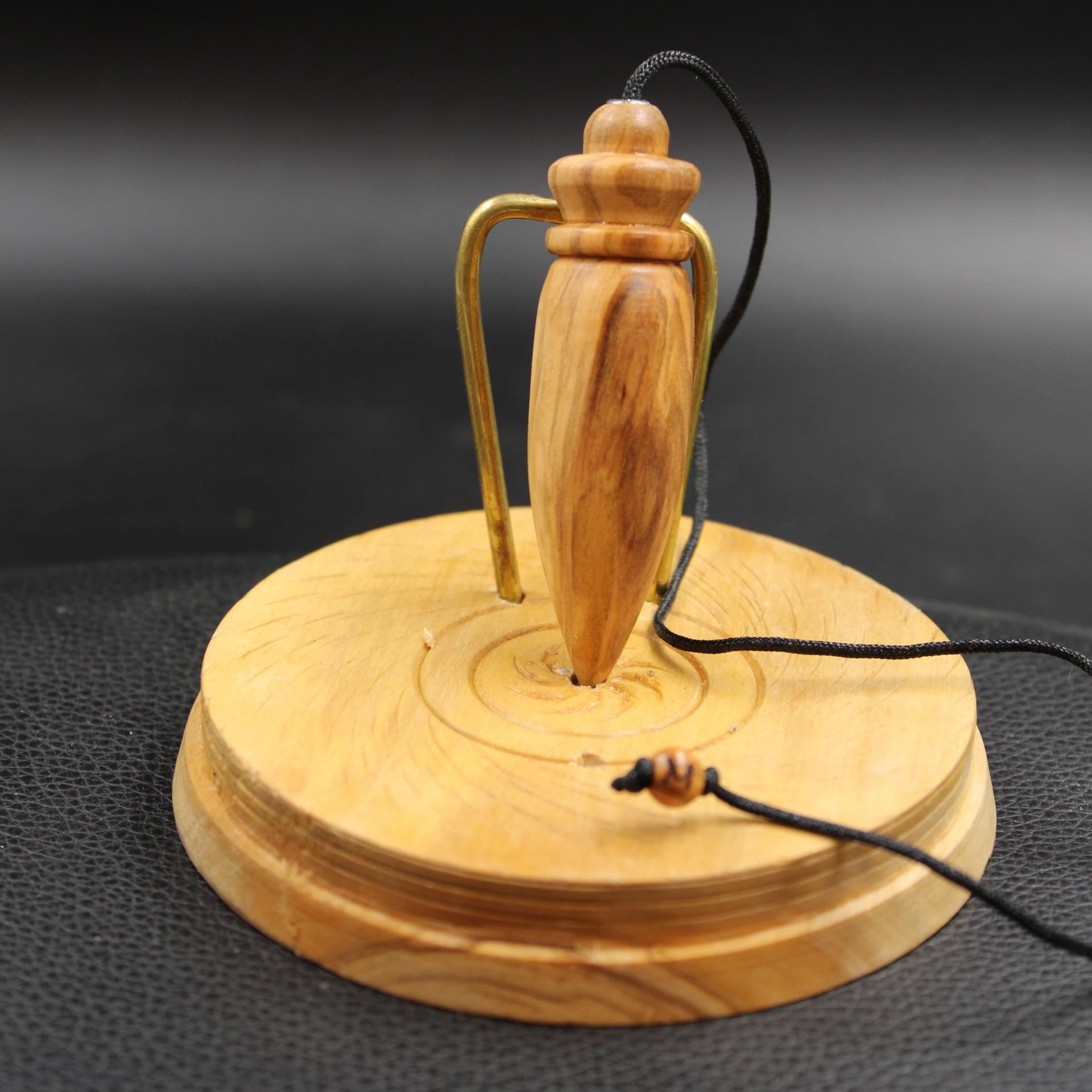 Pendule en bois d'olivier B96