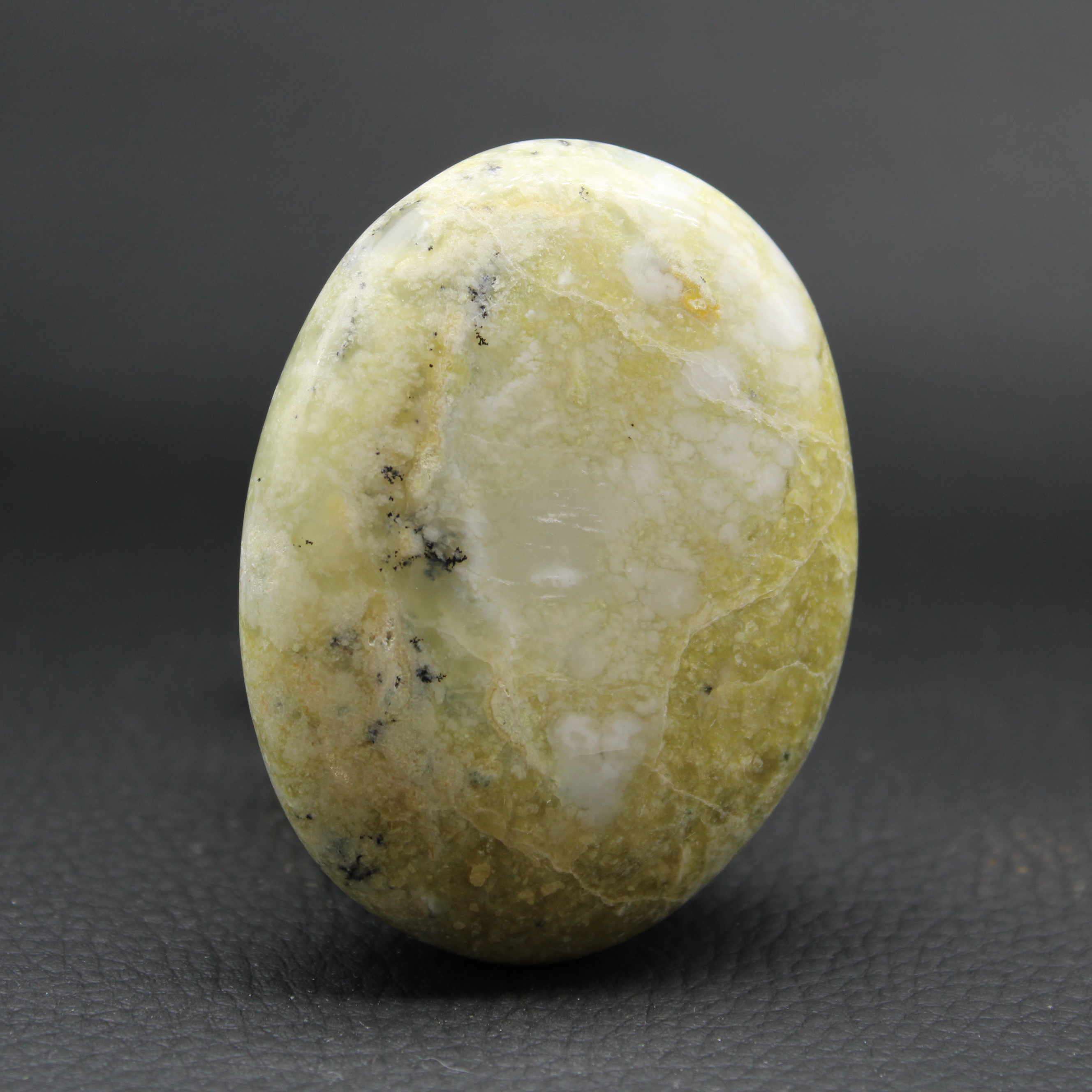 Galet Opale Dendritique de Madagascar (Merlinite)