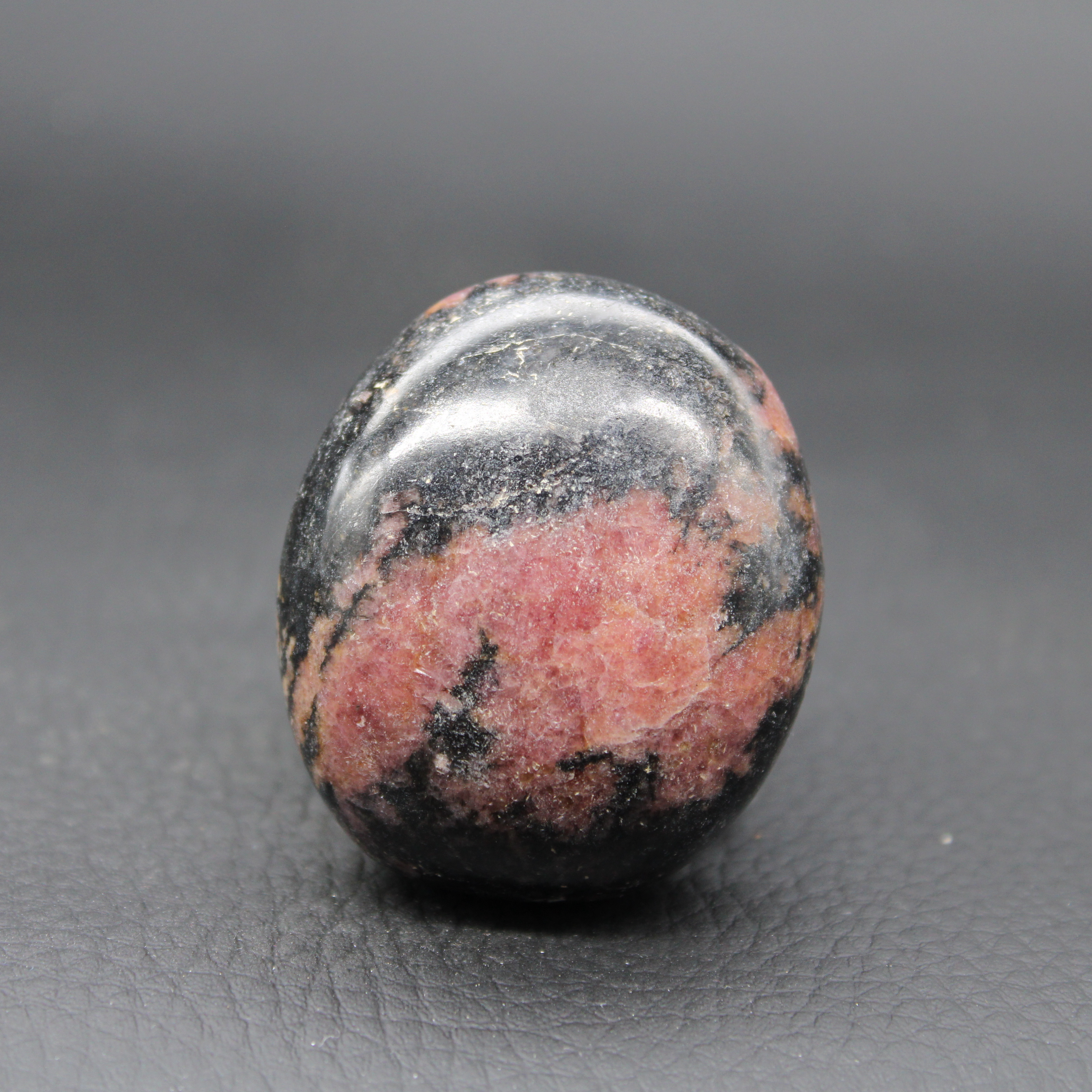 Galet Rhodonite Poli de Madagascar