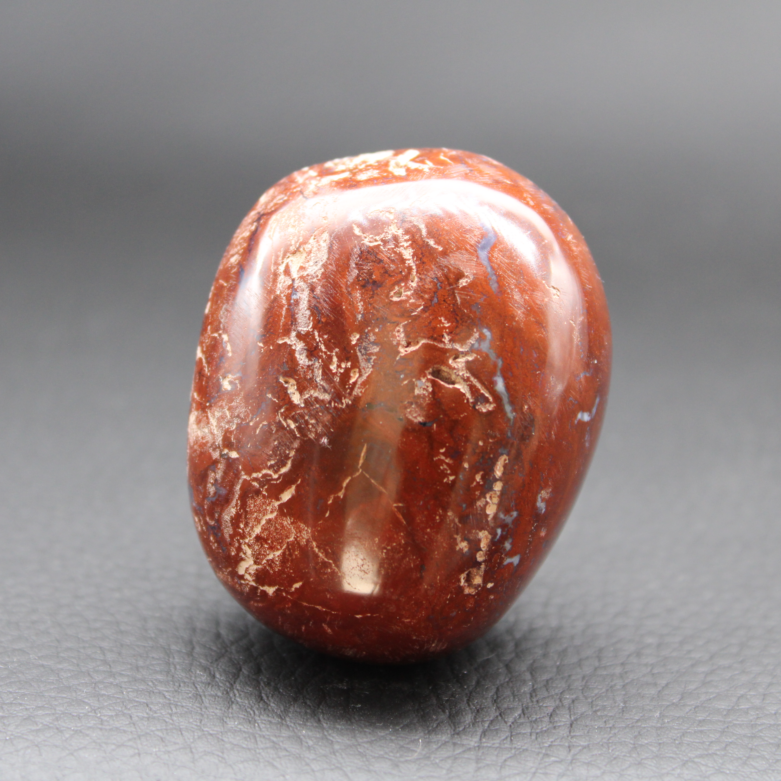 Galet Jaspe Rouge de Madagascar