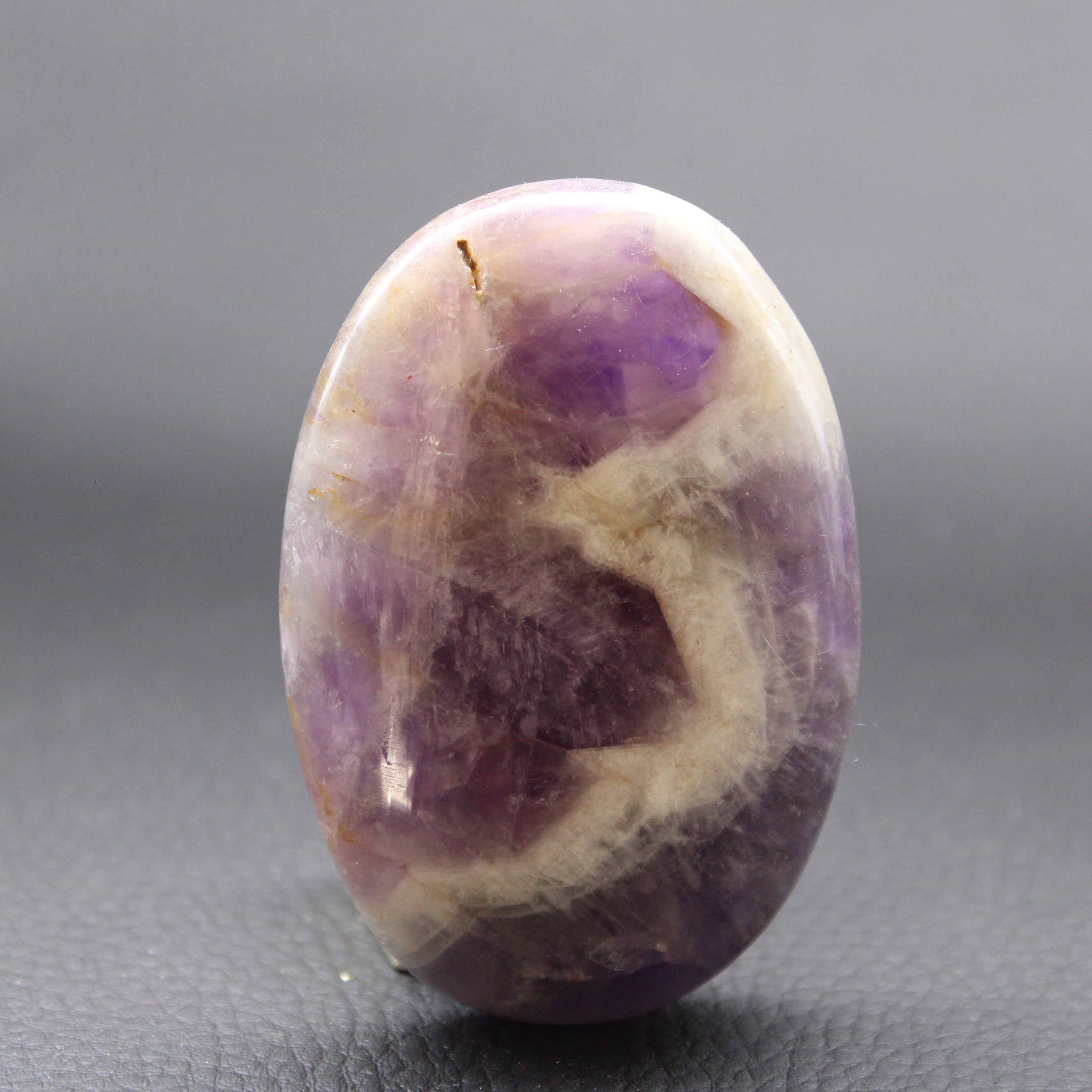 Galet Améthyste Chevron de Madagascar