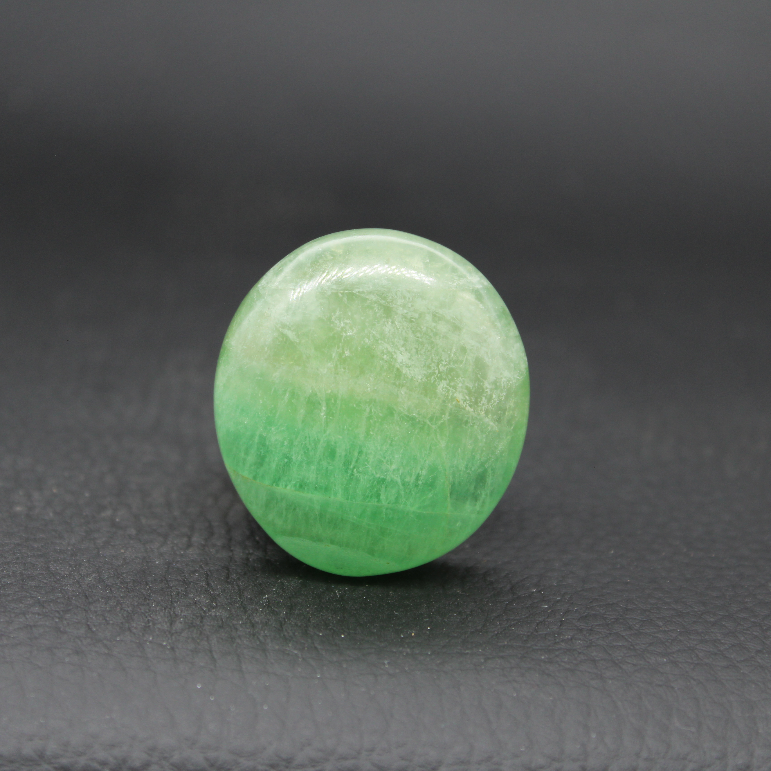 Galet Fluorite de Madagascar